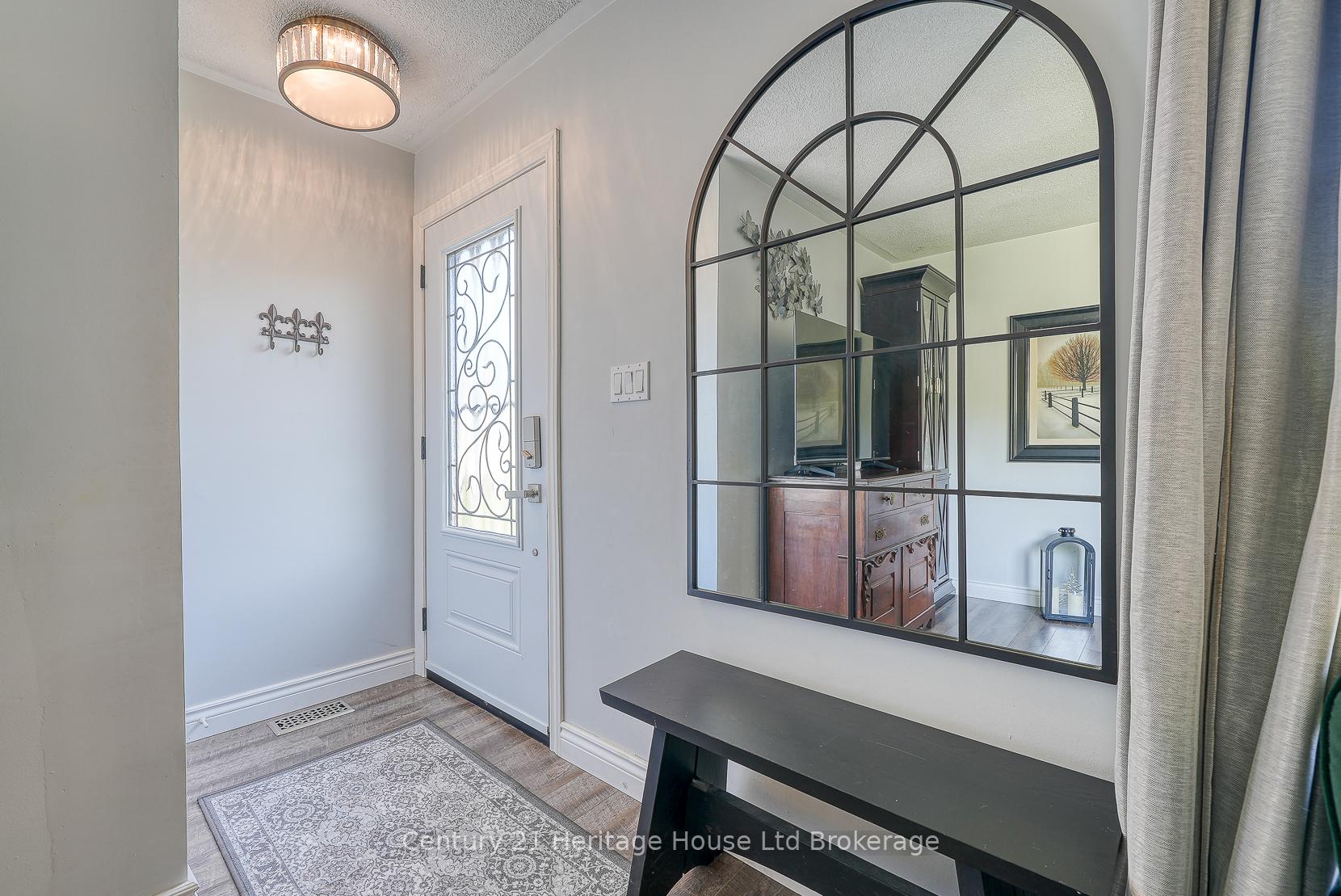 Photo 4 of 12 Steele Street, St. Thomas — HOMEH