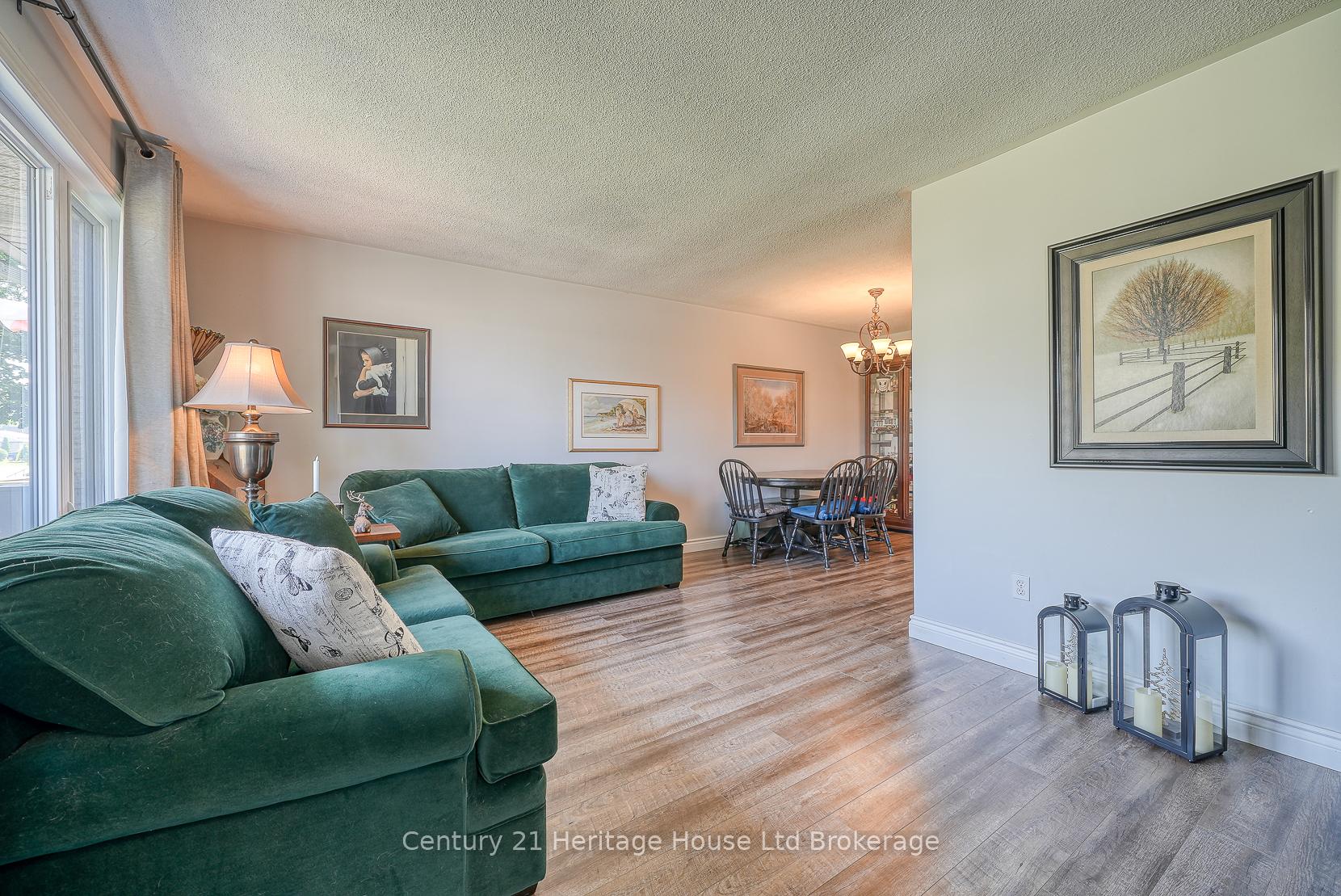 Photo 5 of 12 Steele Street, St. Thomas — HOMEH