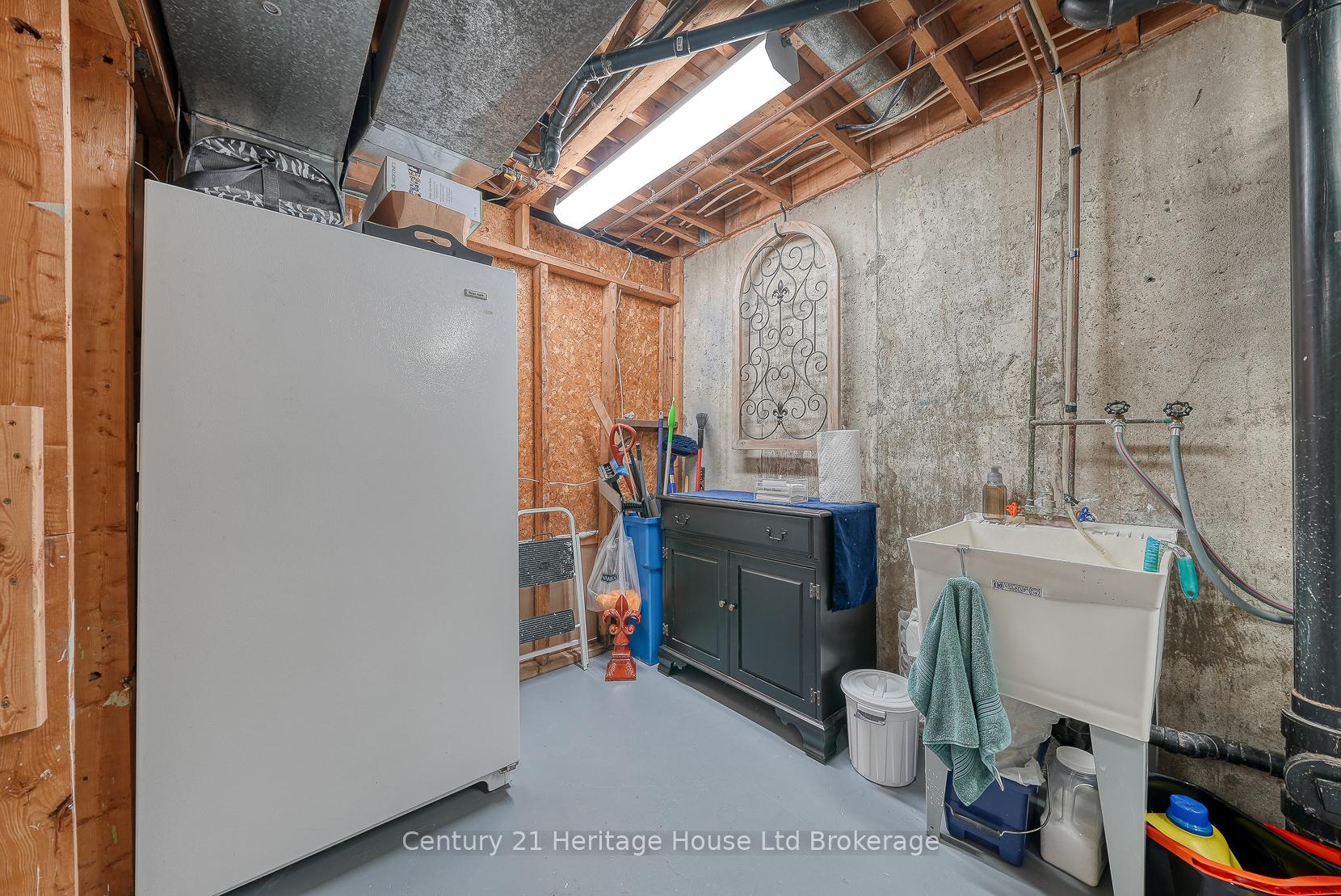 Photo 32 of 12 Steele Street, St. Thomas — HOMEH