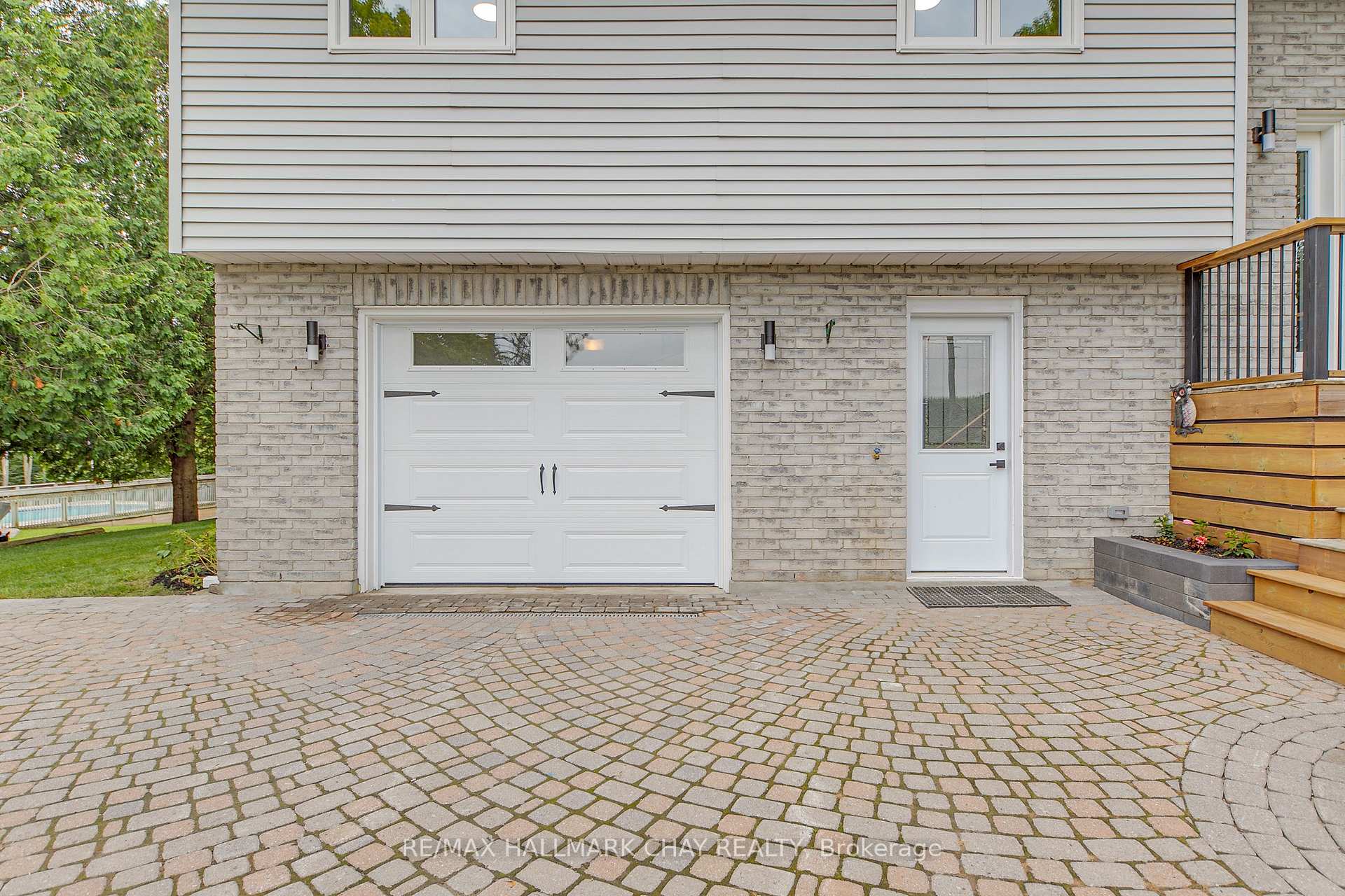 Photo 4 of 622 Scarlett Line, Springwater, Rural Springwater — HOMEH