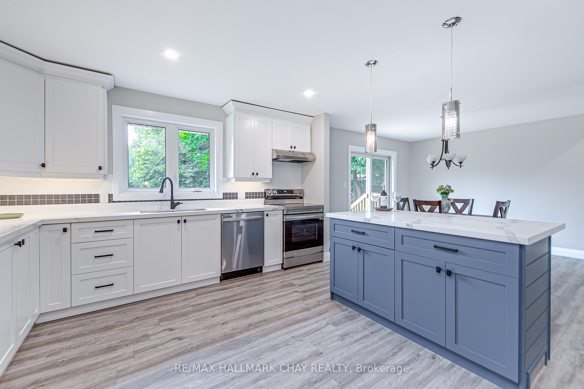 Photo 6 of 622 Scarlett Line, Springwater, Rural Springwater — HOMEH