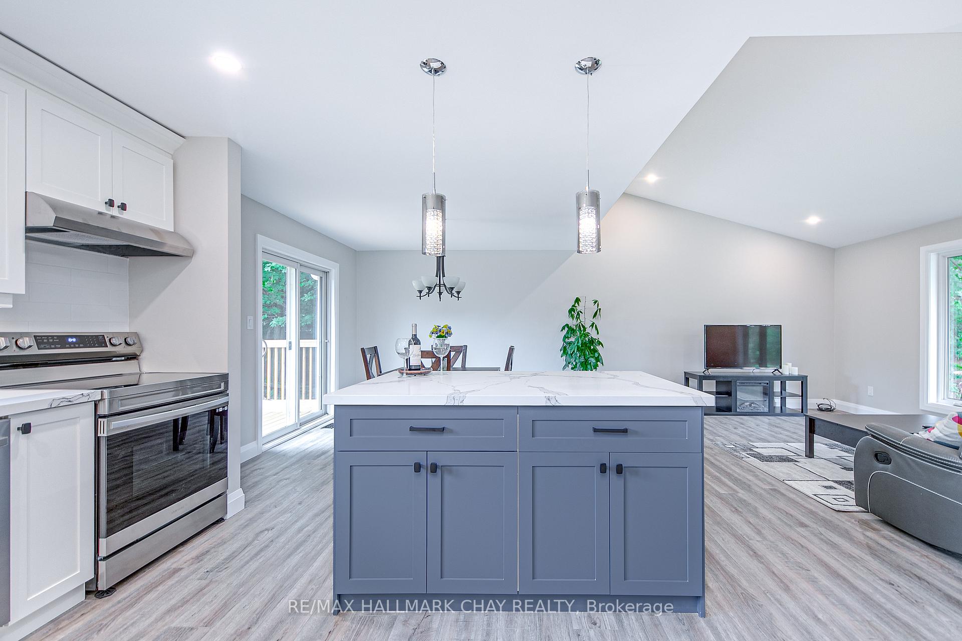 Photo 8 of 622 Scarlett Line, Springwater, Rural Springwater — HOMEH