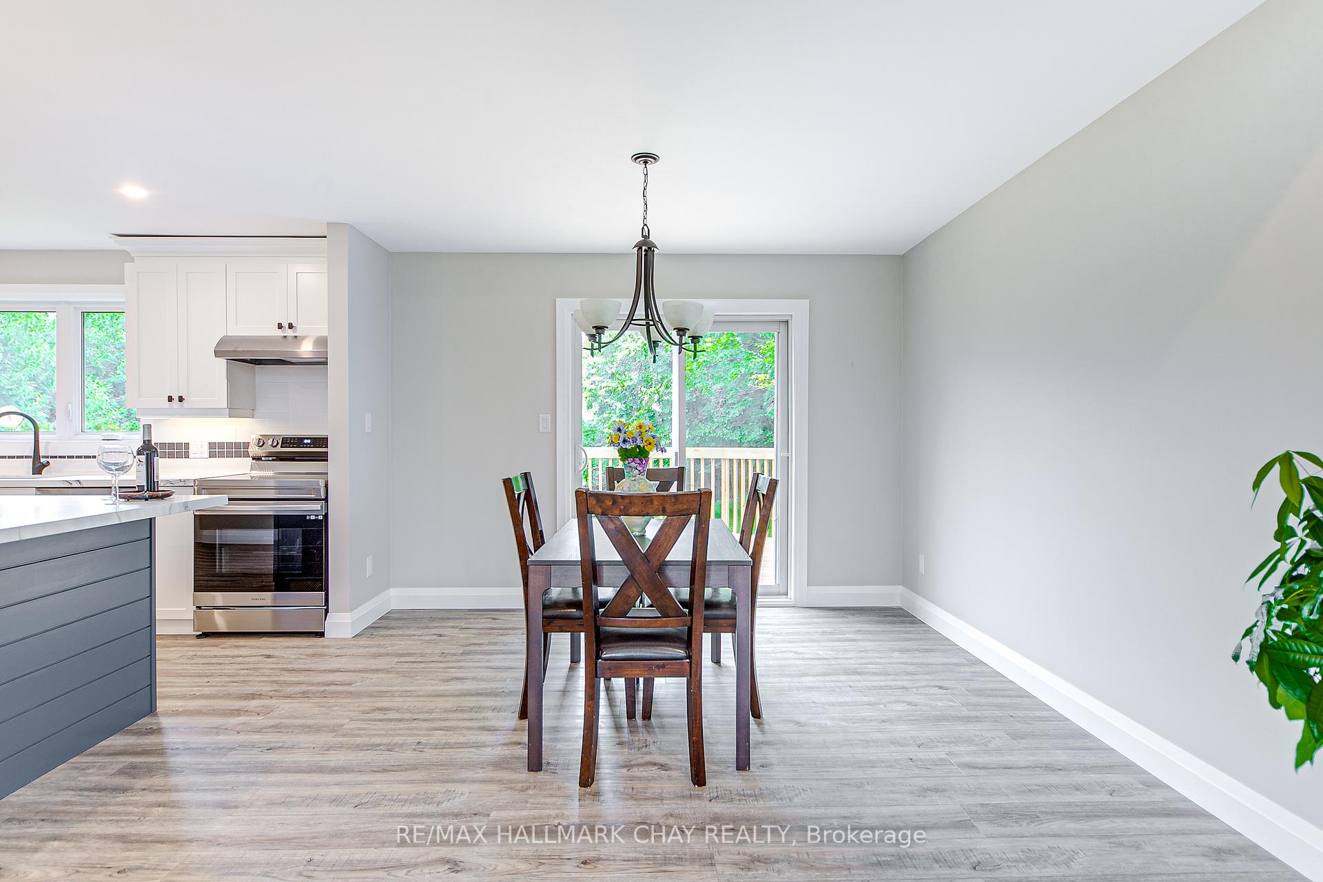 Photo 12 of 622 Scarlett Line, Springwater, Rural Springwater — HOMEH