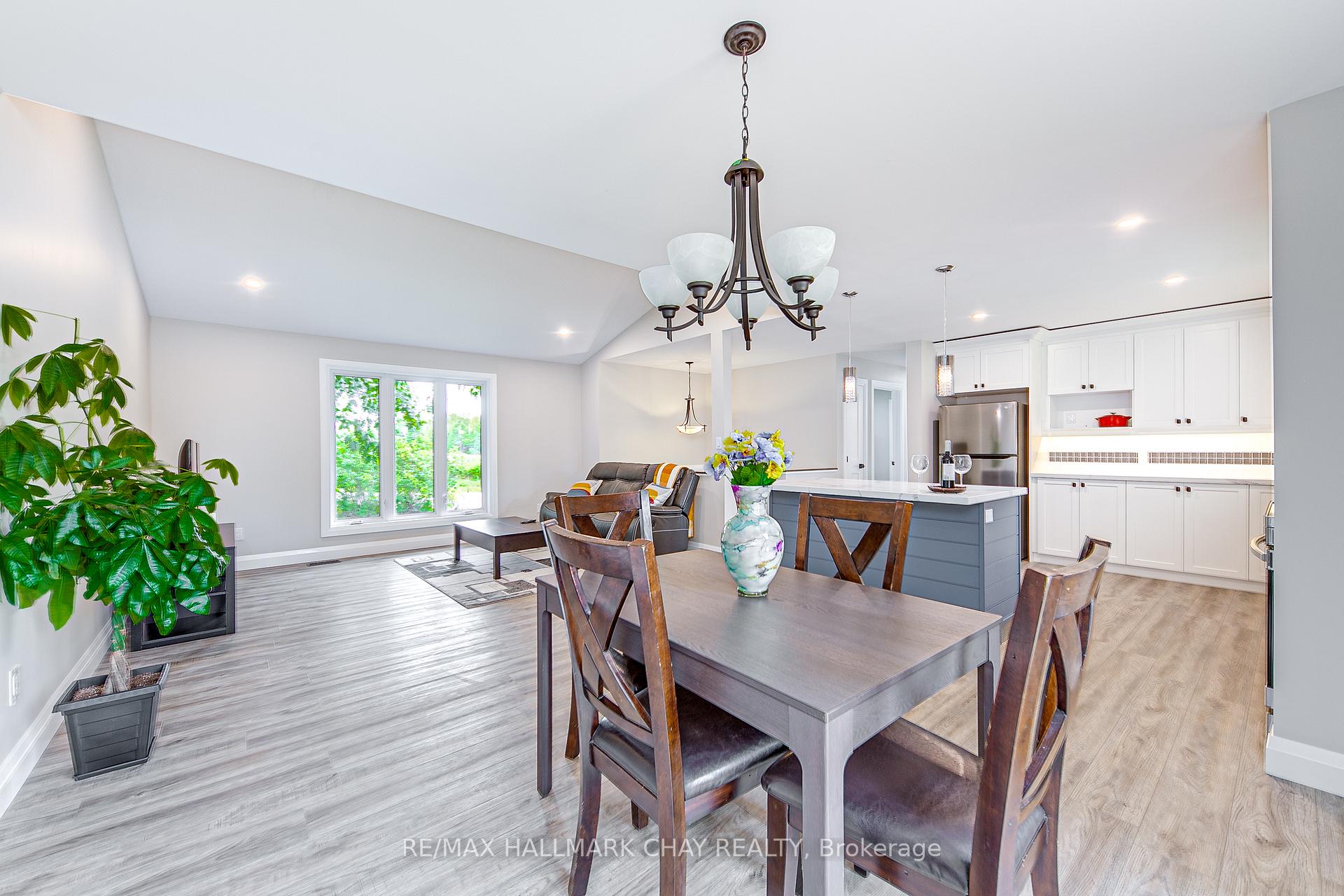 Photo 13 of 622 Scarlett Line, Springwater, Rural Springwater — HOMEH