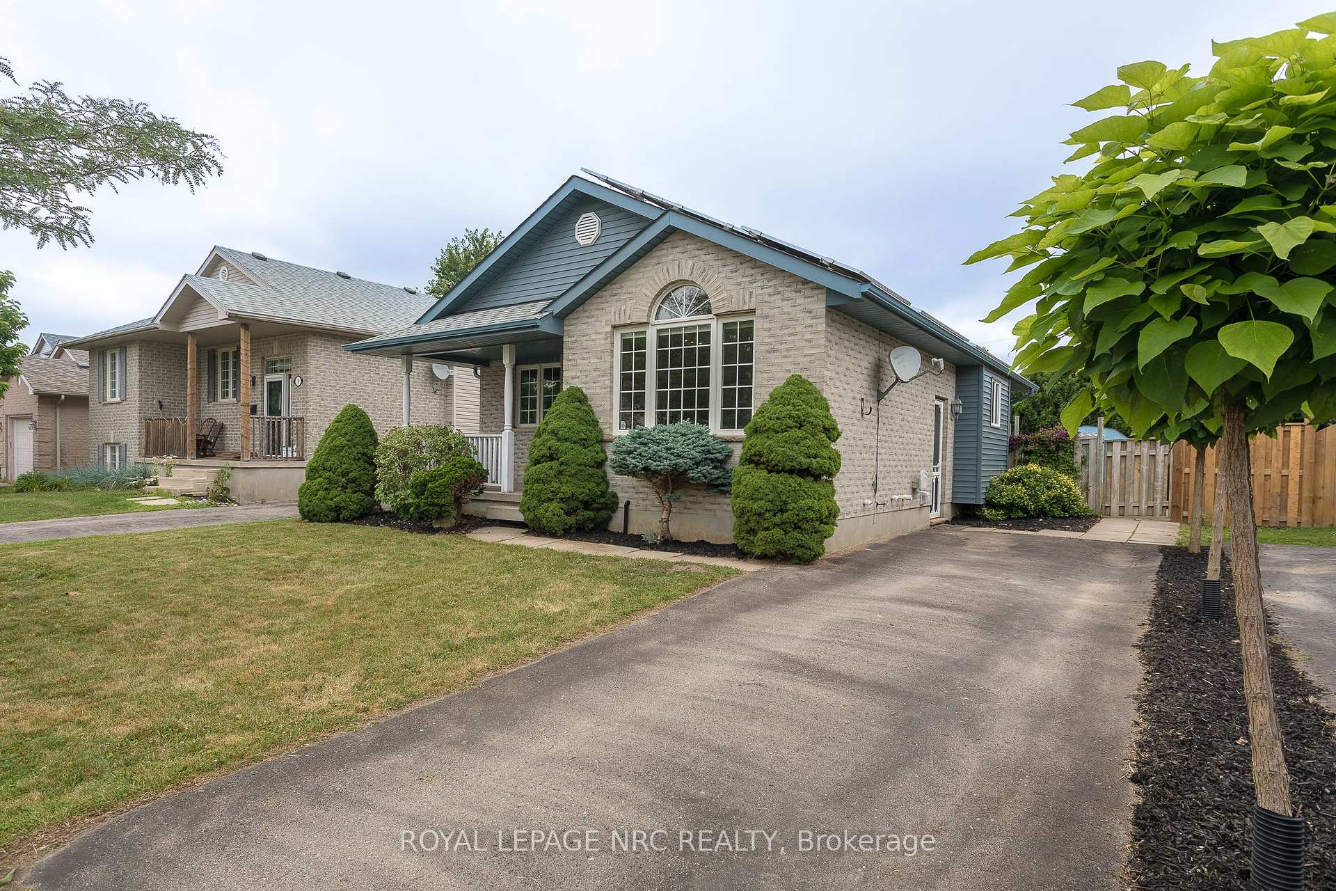 Photo 2 of 11 Goldenrod Court, St. Thomas — HOMEH