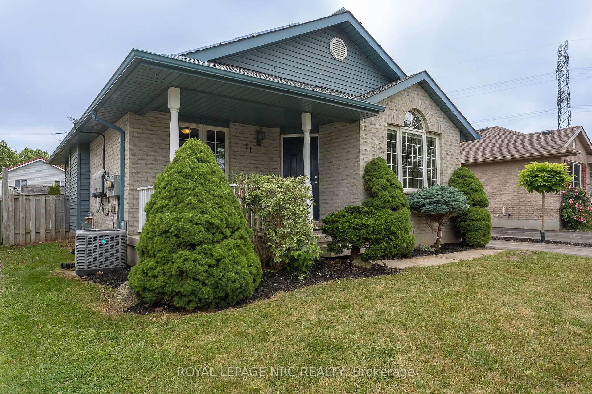 Photo 3 of 11 Goldenrod Court, St. Thomas — HOMEH