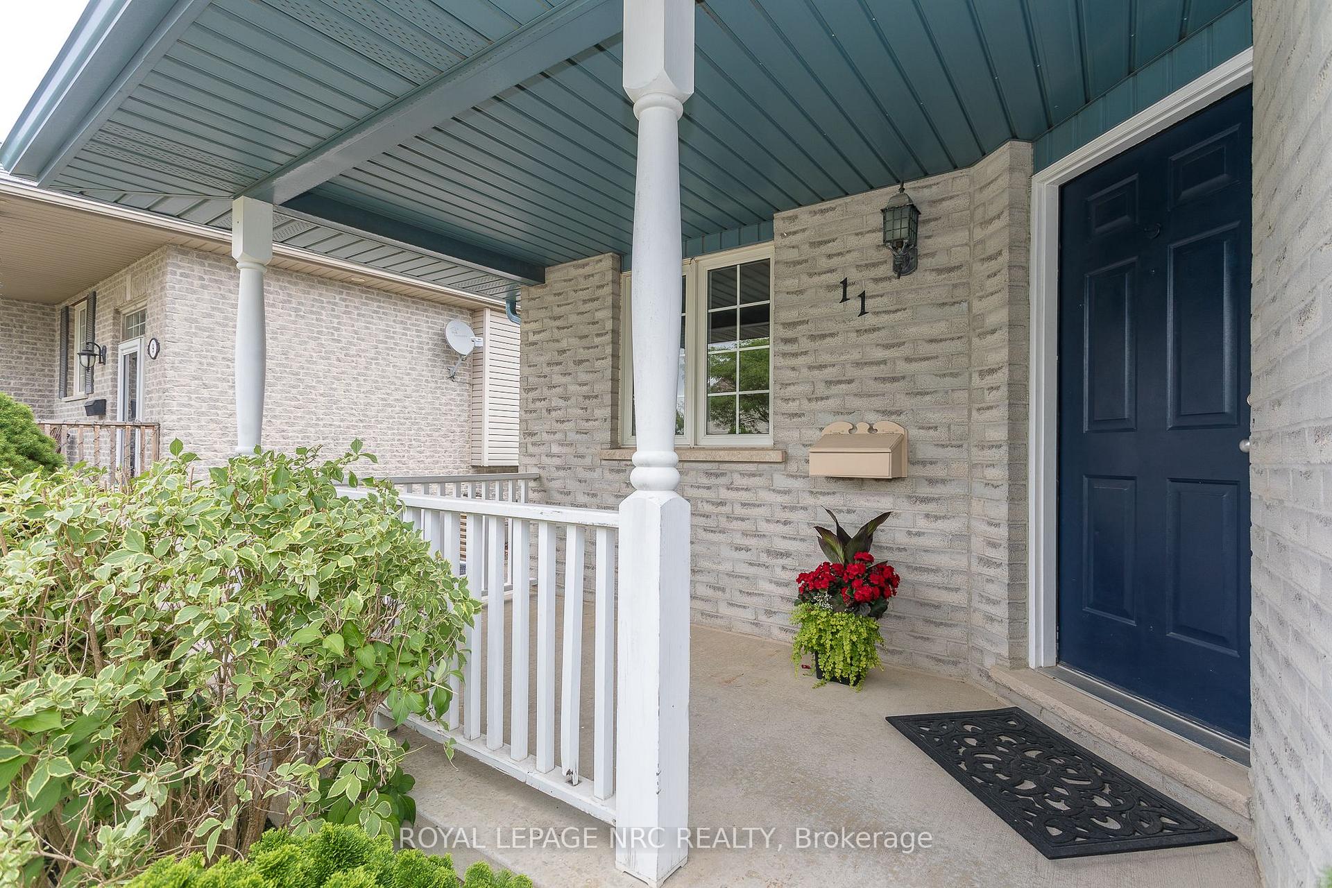 Photo 4 of 11 Goldenrod Court, St. Thomas — HOMEH