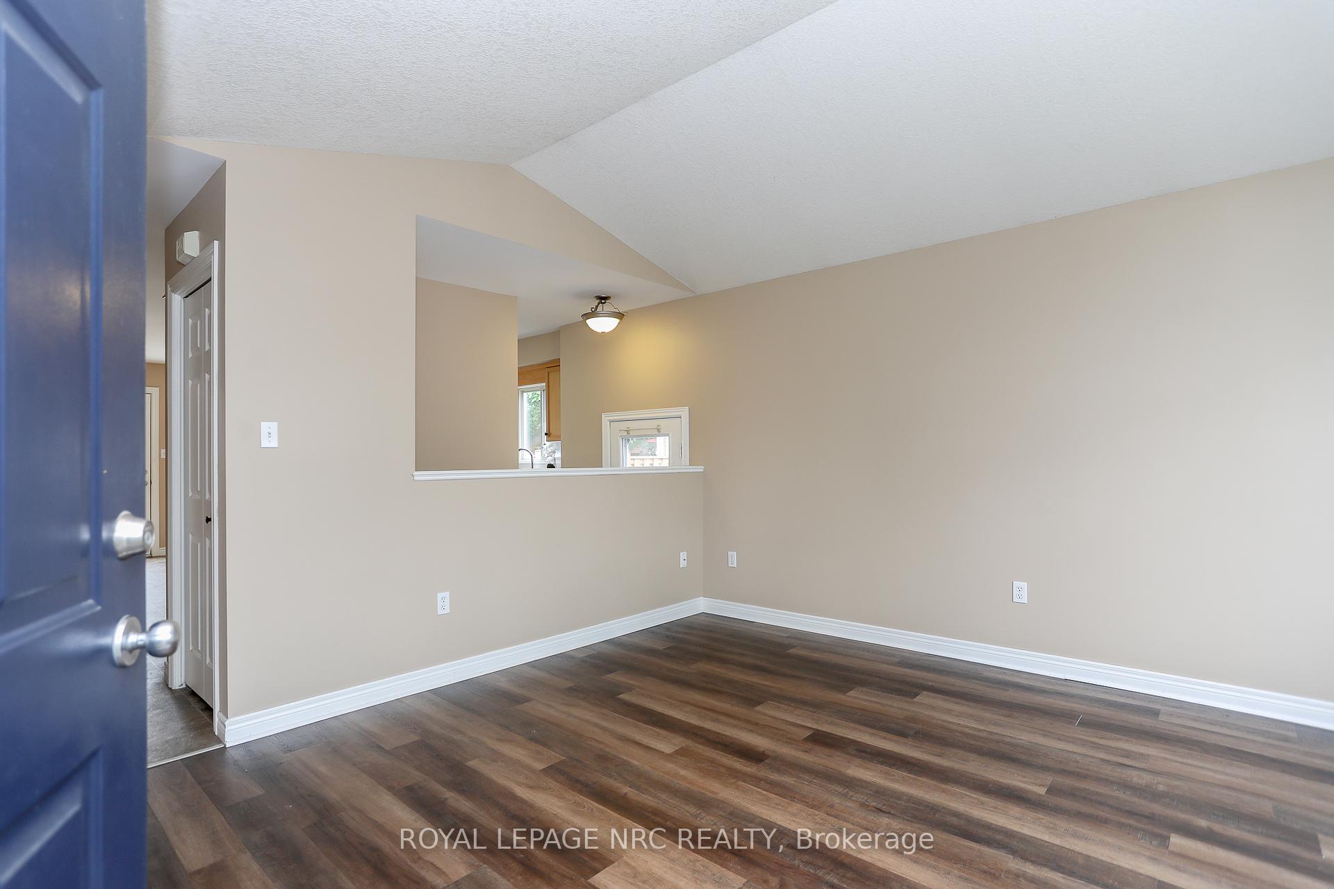 Photo 5 of 11 Goldenrod Court, St. Thomas — HOMEH