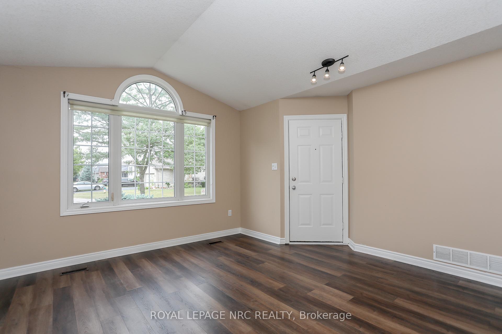 Photo 6 of 11 Goldenrod Court, St. Thomas — HOMEH