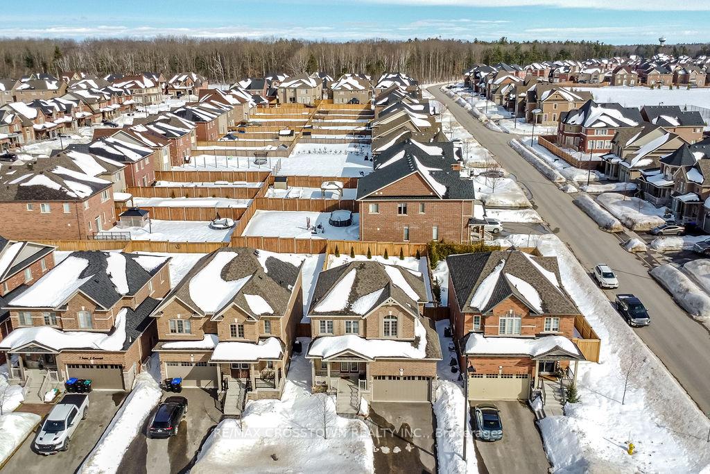 Photo 4 of 3 Samuel Crescent, Springwater, Centre Vespra — HOMEH