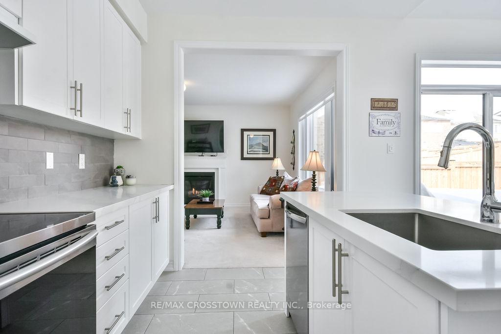 Photo 18 of 3 Samuel Crescent, Springwater, Centre Vespra — HOMEH