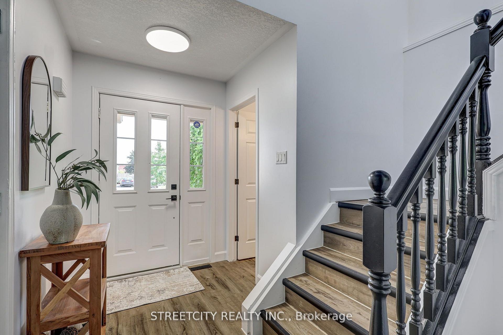 Photo 3 of 25 Axford Parkway, St. Thomas — HOMEH
