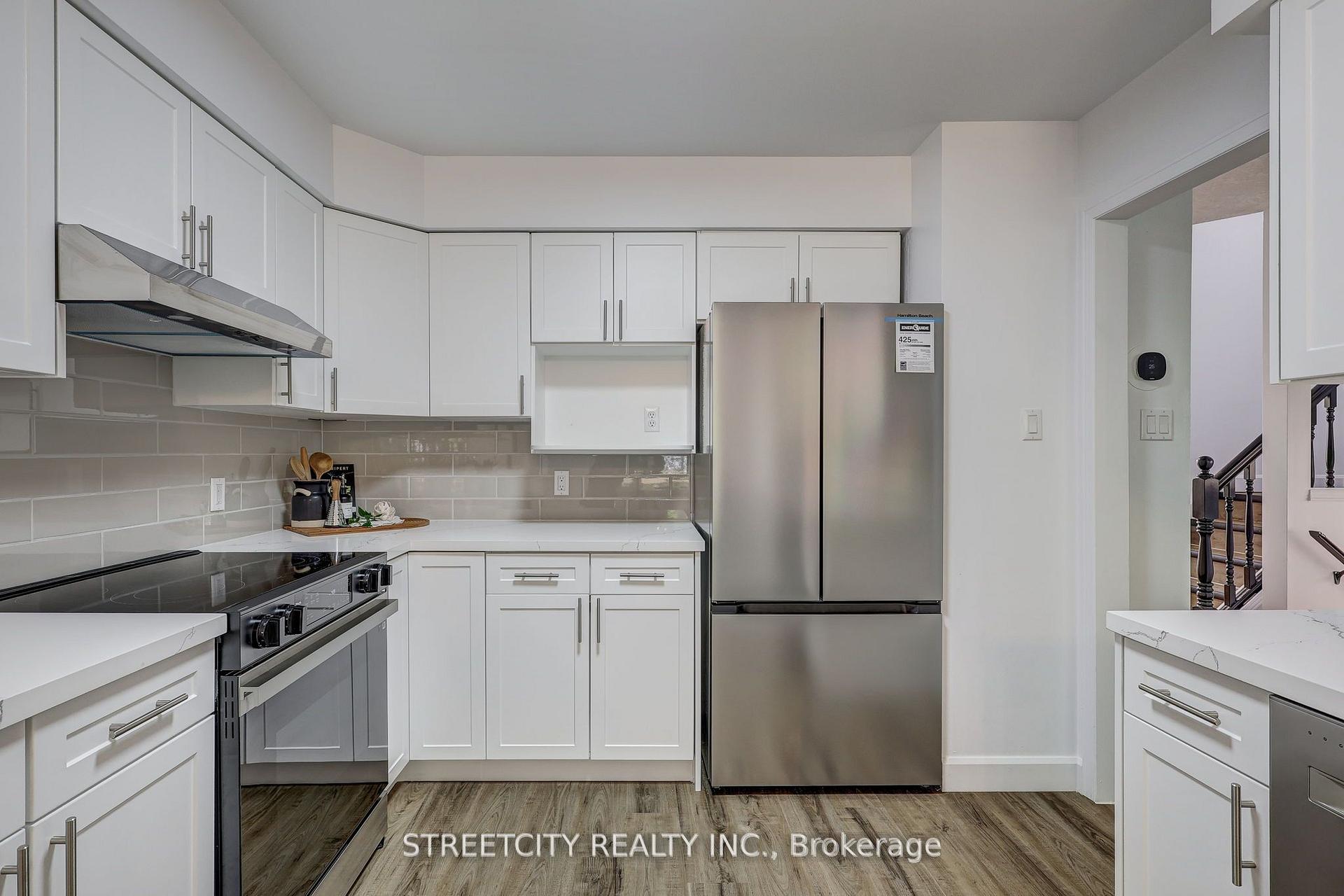 Photo 11 of 25 Axford Parkway, St. Thomas — HOMEH