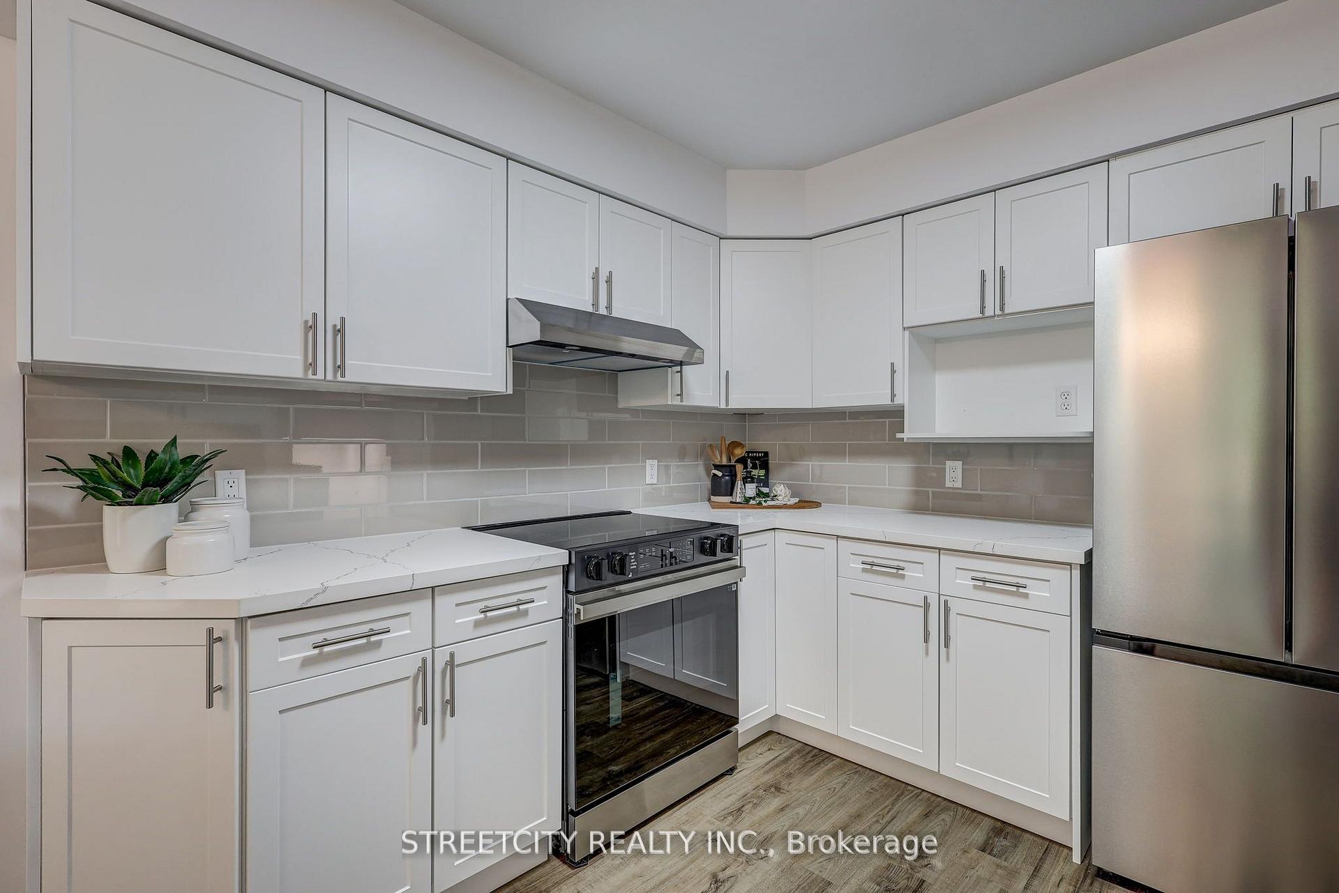 Photo 12 of 25 Axford Parkway, St. Thomas — HOMEH