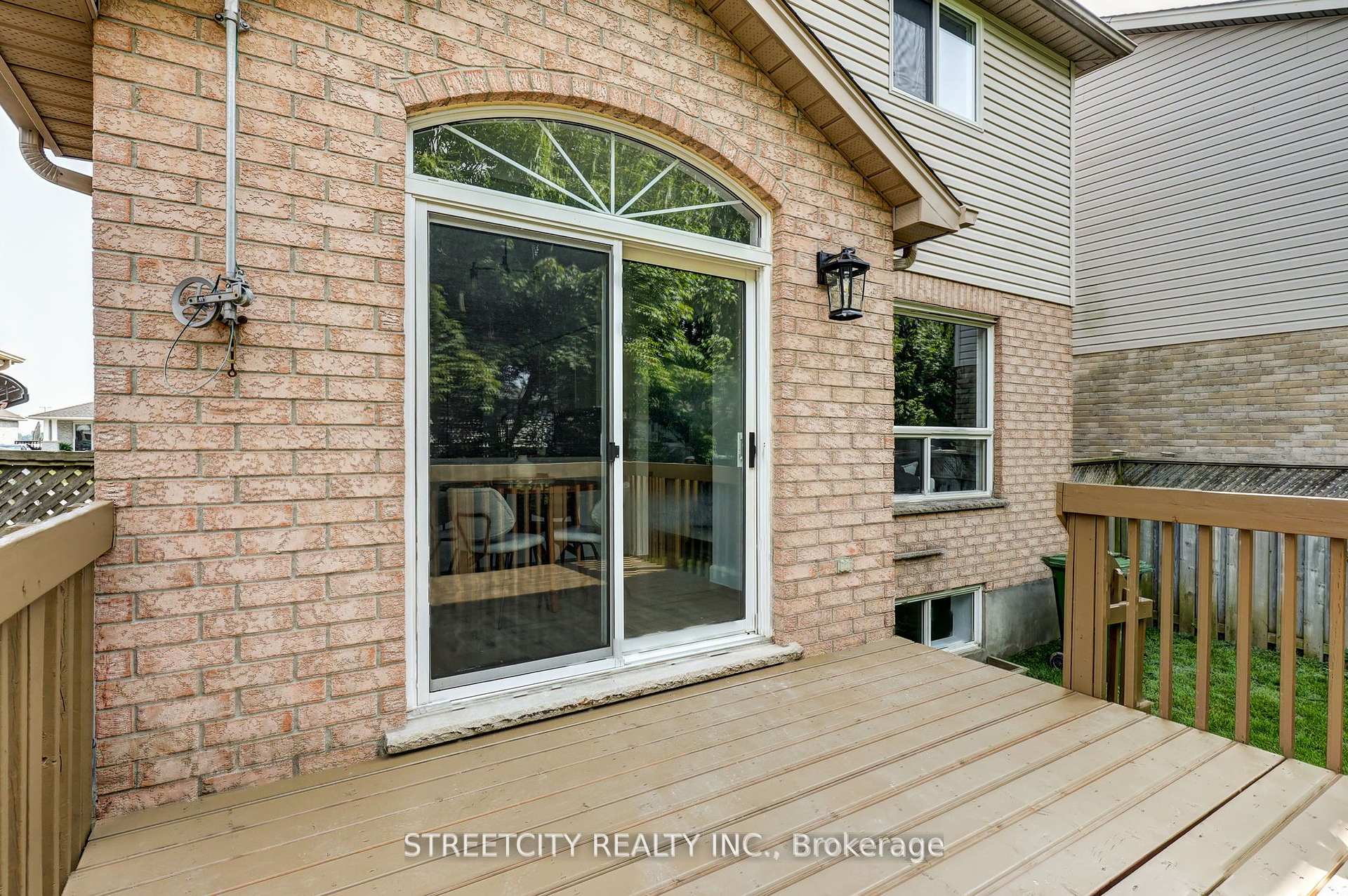 Photo 34 of 25 Axford Parkway, St. Thomas — HOMEH
