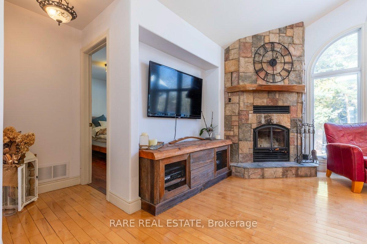Photo 16 of 47 Parr Boulevard, Springwater, Rural Springwater — HOMEH