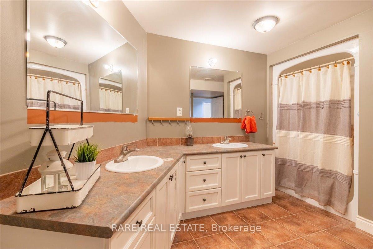 Photo 29 of 47 Parr Boulevard, Springwater, Rural Springwater — HOMEH