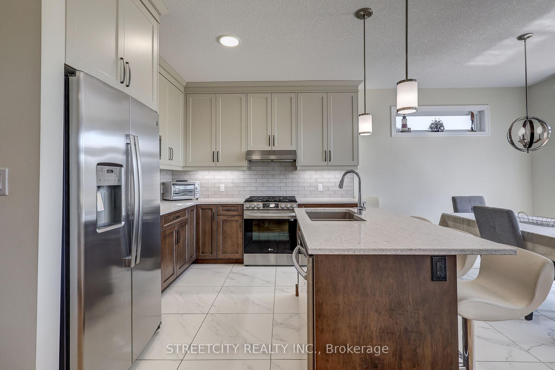 Photo 10 of 70 Acorn Trail, St. Thomas — HOMEH