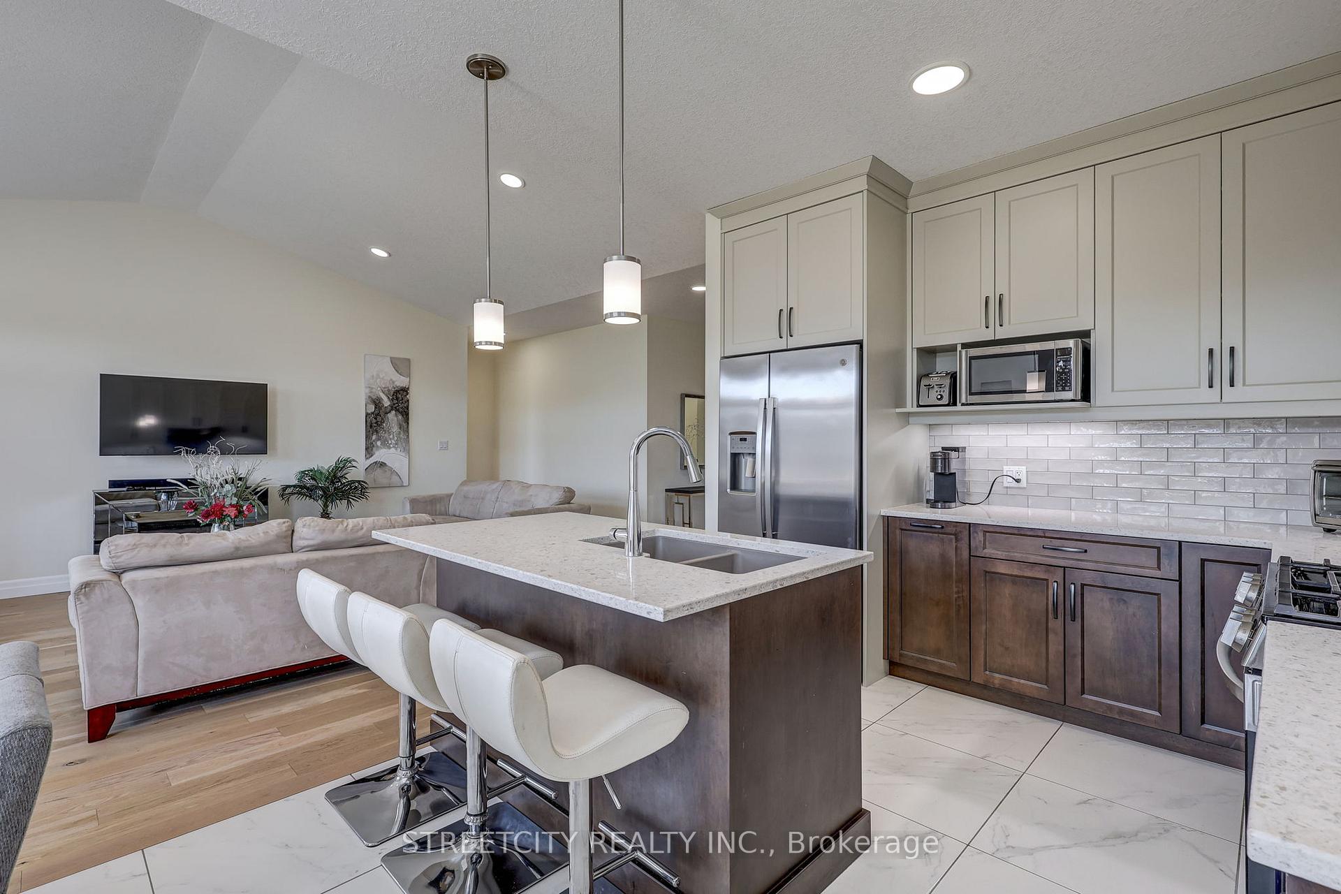 Photo 12 of 70 Acorn Trail, St. Thomas — HOMEH