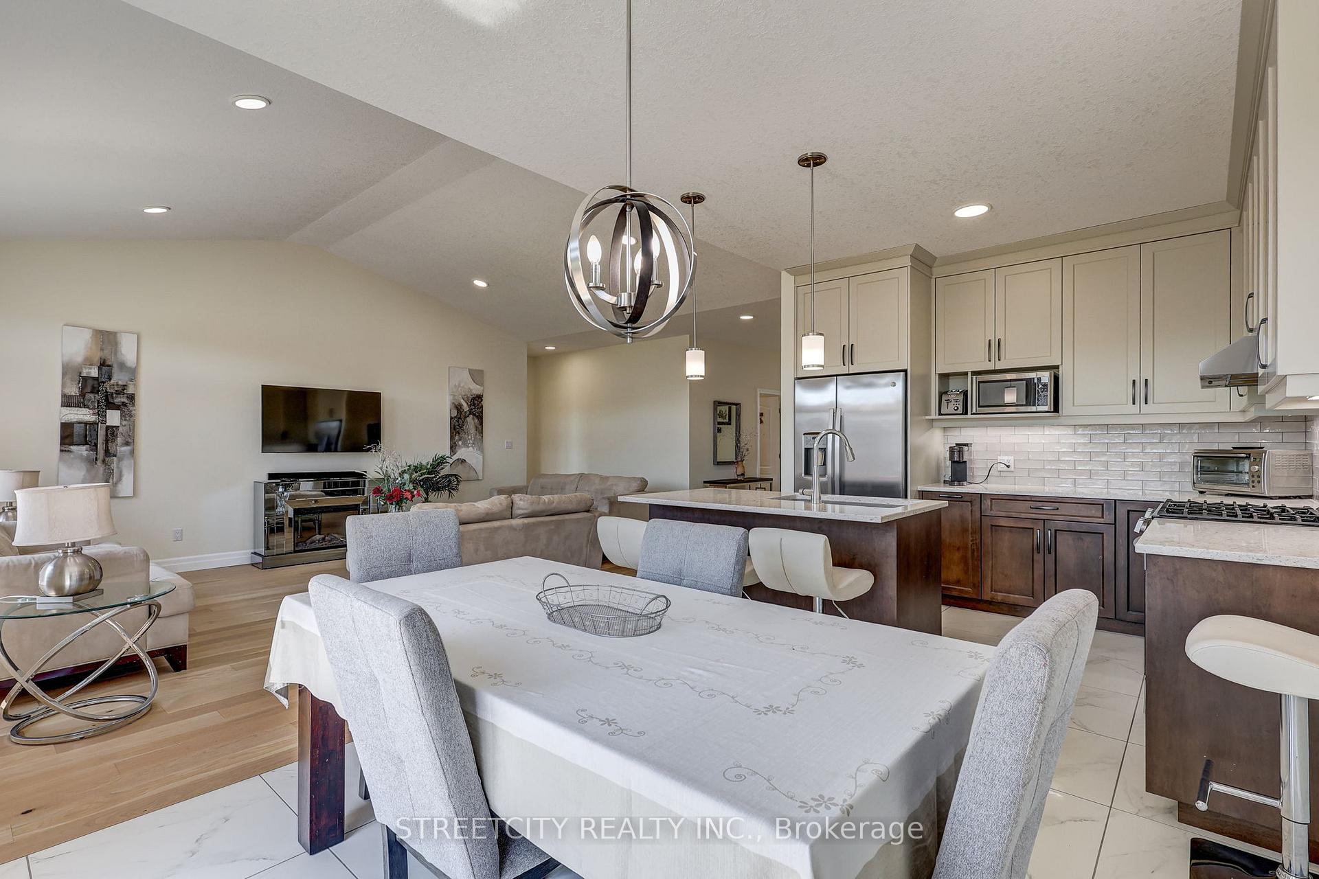 Photo 19 of 70 Acorn Trail, St. Thomas — HOMEH