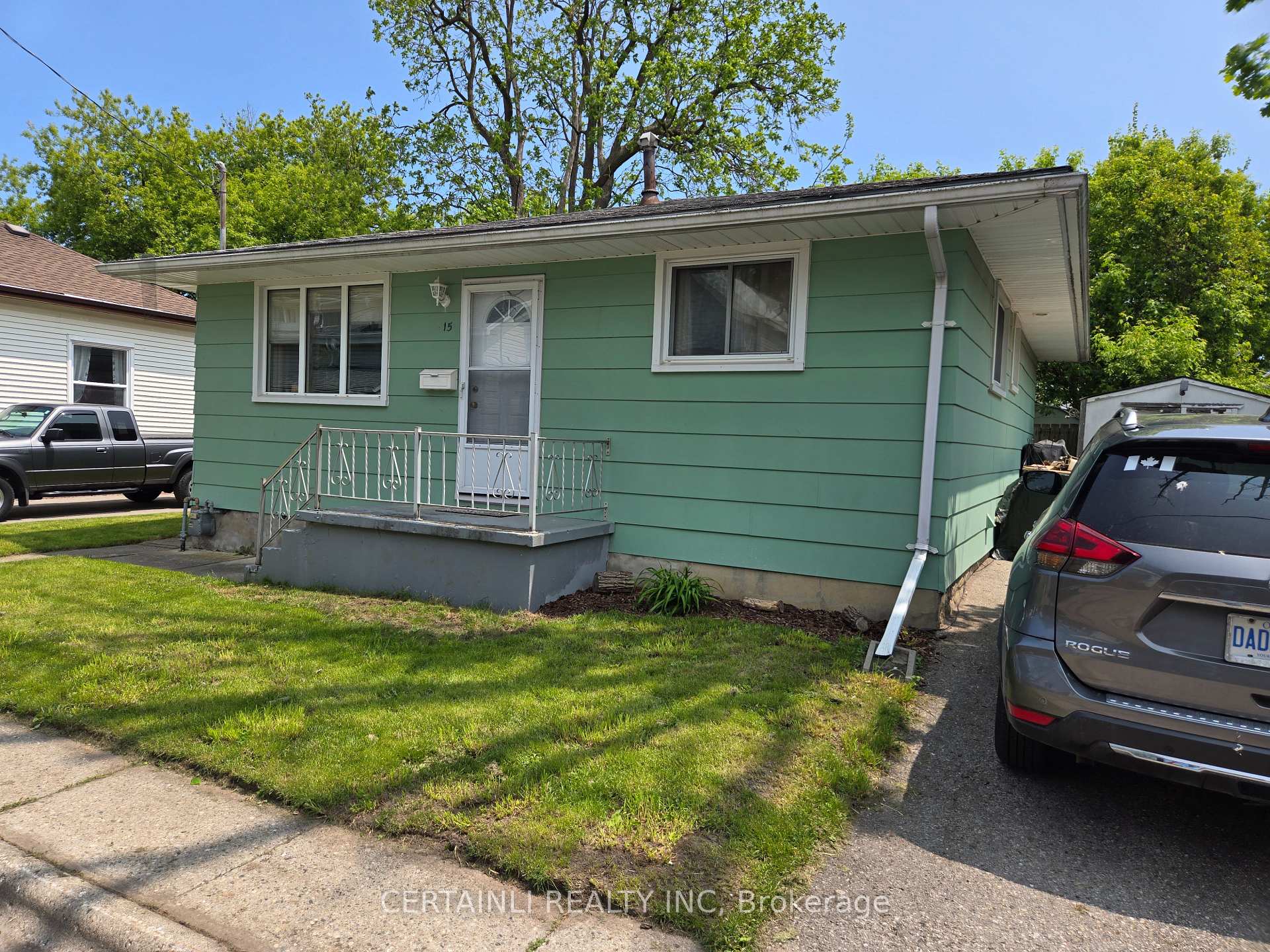 Photo 2 of 15 Penwarden Street, St. Thomas — HOMEH