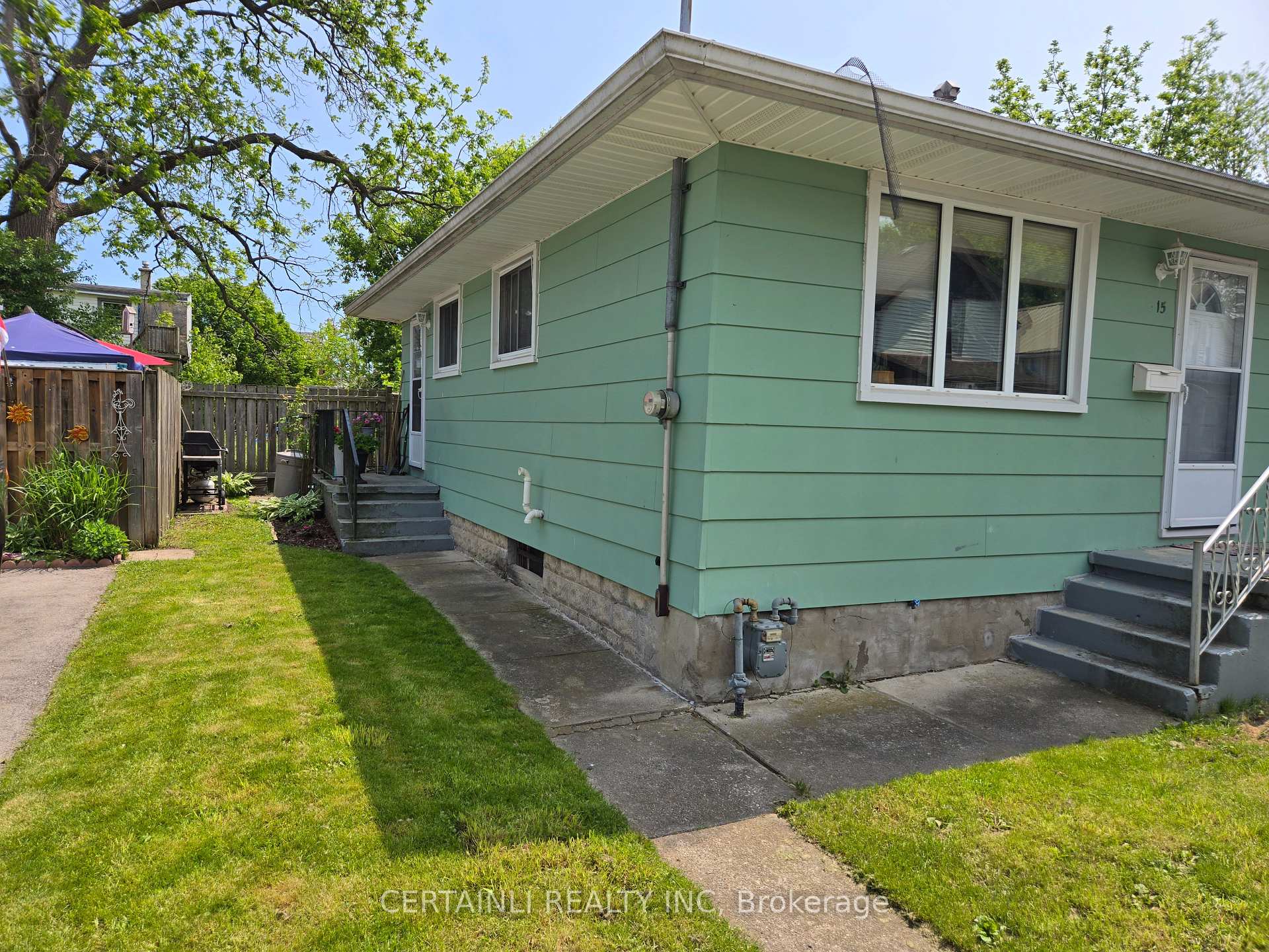 Photo 3 of 15 Penwarden Street, St. Thomas — HOMEH