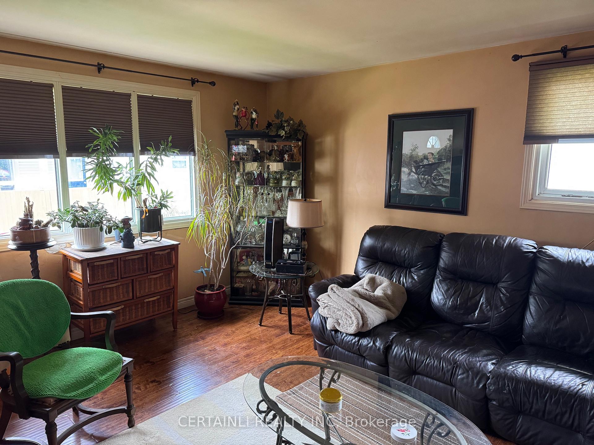 Photo 5 of 15 Penwarden Street, St. Thomas — HOMEH
