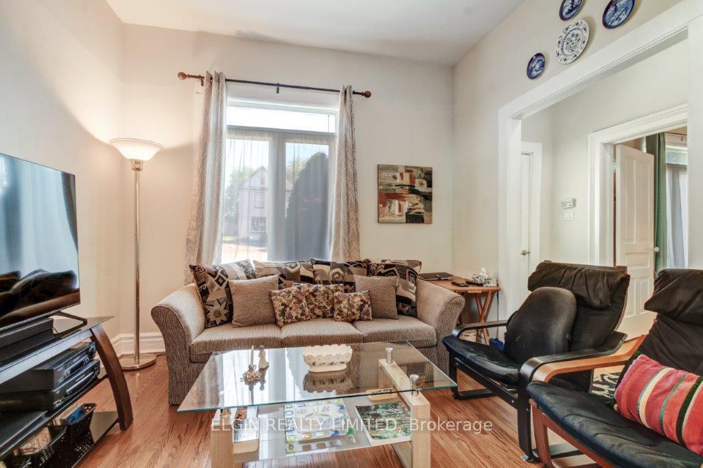 Photo 5 of 176 Wellington Street, St. Thomas — HOMEH
