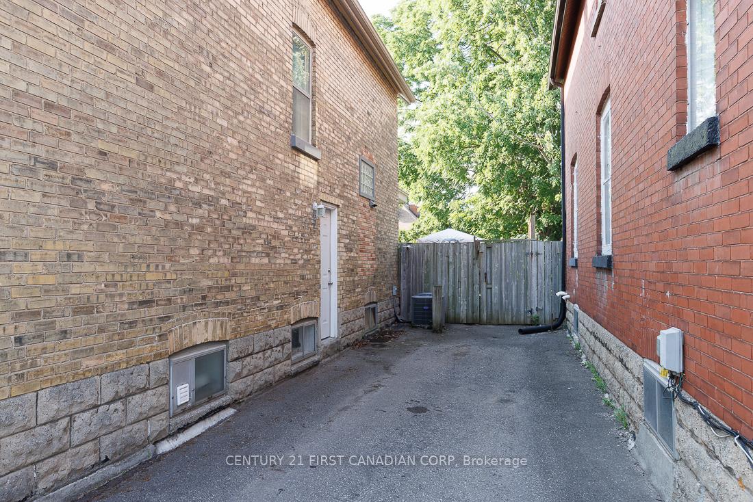 Photo 3 of 52 Myrtle Street, St. Thomas — HOMEH