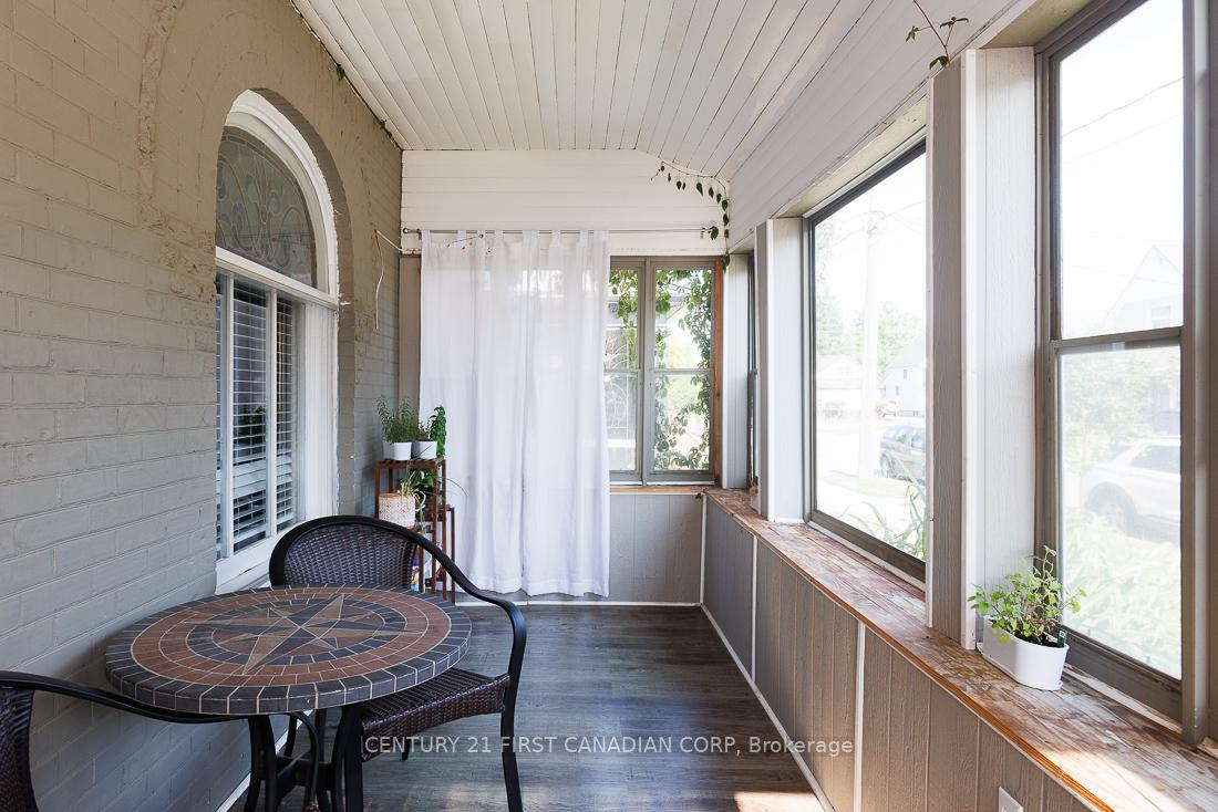 Photo 5 of 52 Myrtle Street, St. Thomas — HOMEH