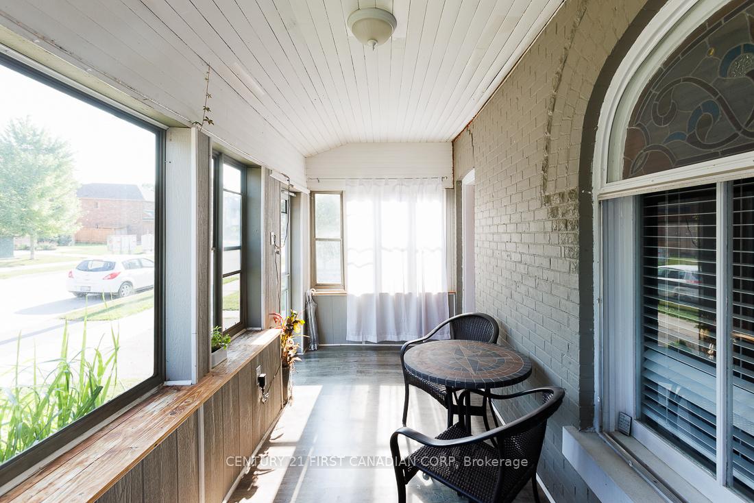Photo 6 of 52 Myrtle Street, St. Thomas — HOMEH