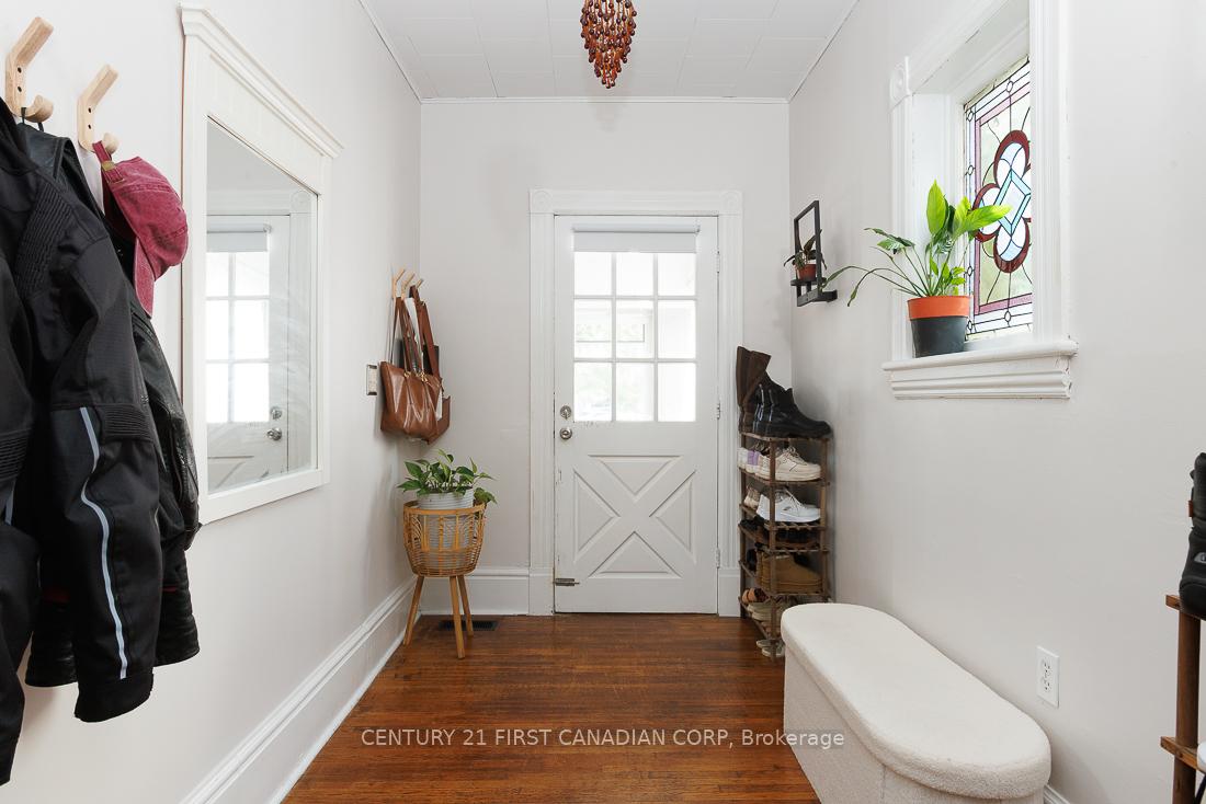 Photo 7 of 52 Myrtle Street, St. Thomas — HOMEH