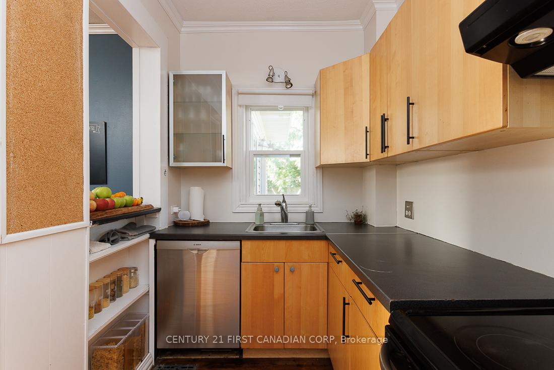 Photo 14 of 52 Myrtle Street, St. Thomas — HOMEH