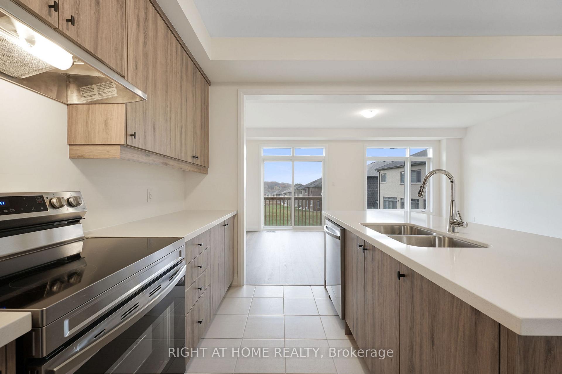Photo 21 of 66 Bearberry Road, Springwater, Midhurst — HOMEH