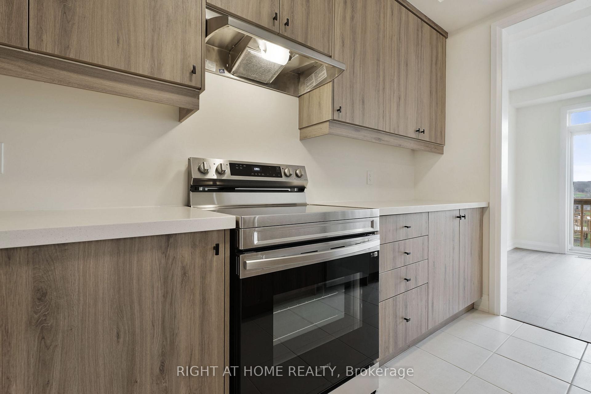 Photo 22 of 66 Bearberry Road, Springwater, Midhurst — HOMEH