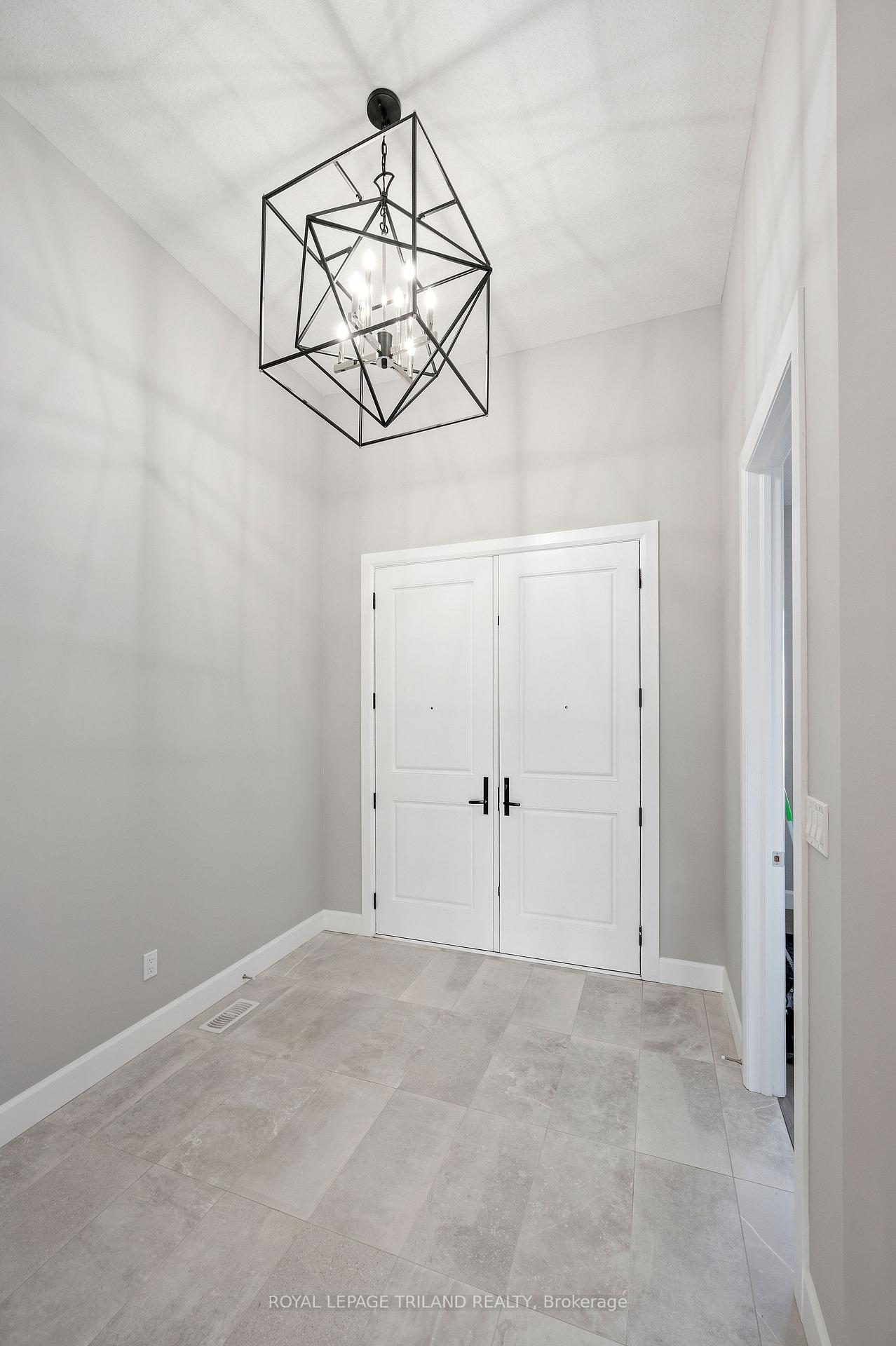Photo 4 of 64 Acorn Trail, St. Thomas — HOMEH