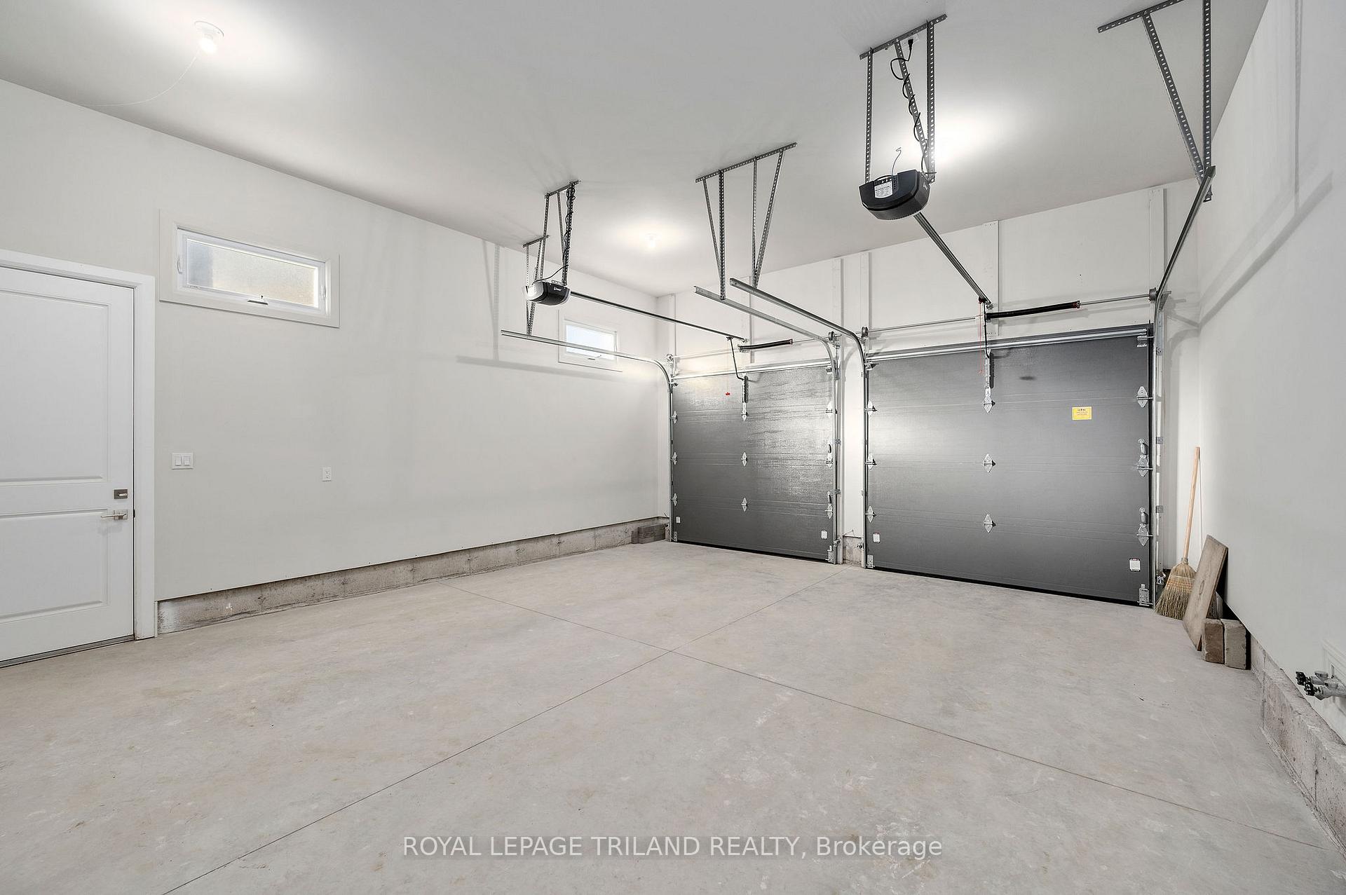 Photo 10 of 64 Acorn Trail, St. Thomas — HOMEH