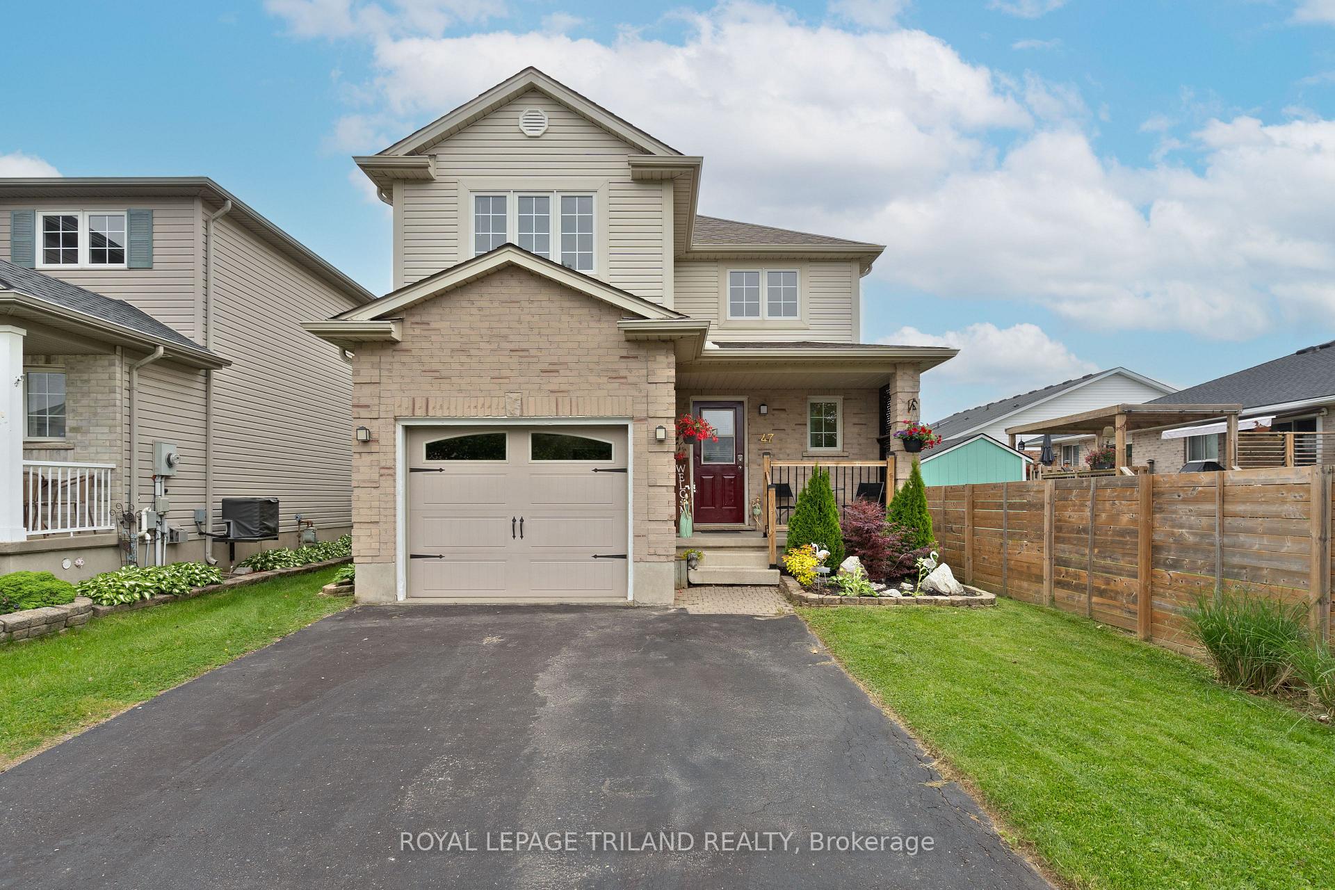 Photo 1 of 47 Carrie Crescent, St. Thomas — HOMEH