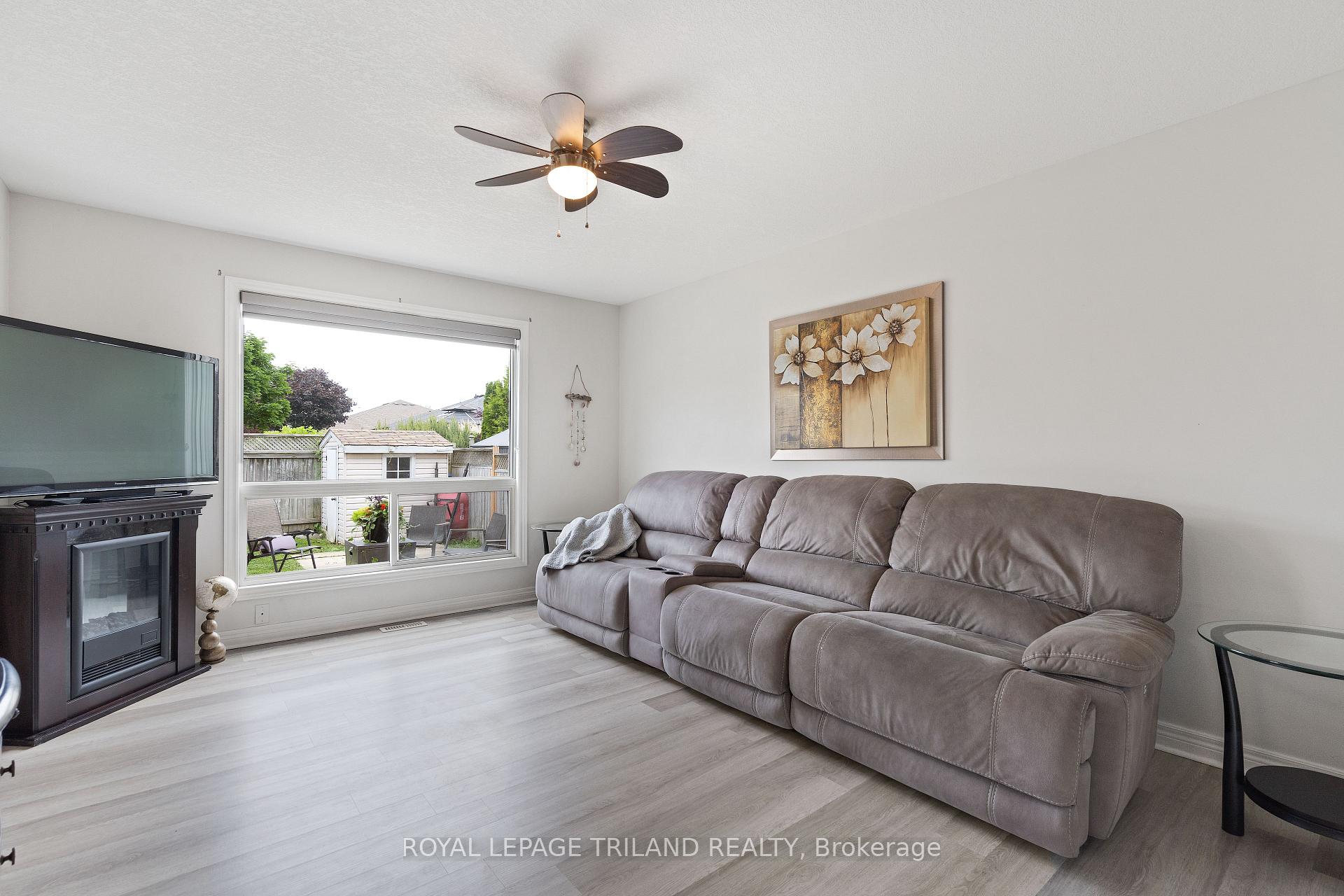 Photo 7 of 47 Carrie Crescent, St. Thomas — HOMEH