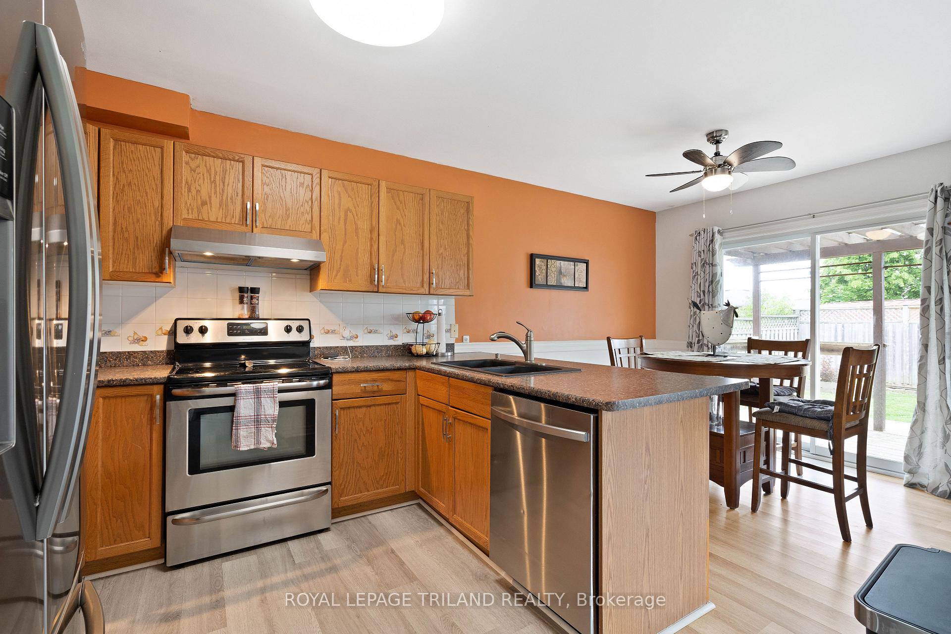 Photo 15 of 47 Carrie Crescent, St. Thomas — HOMEH