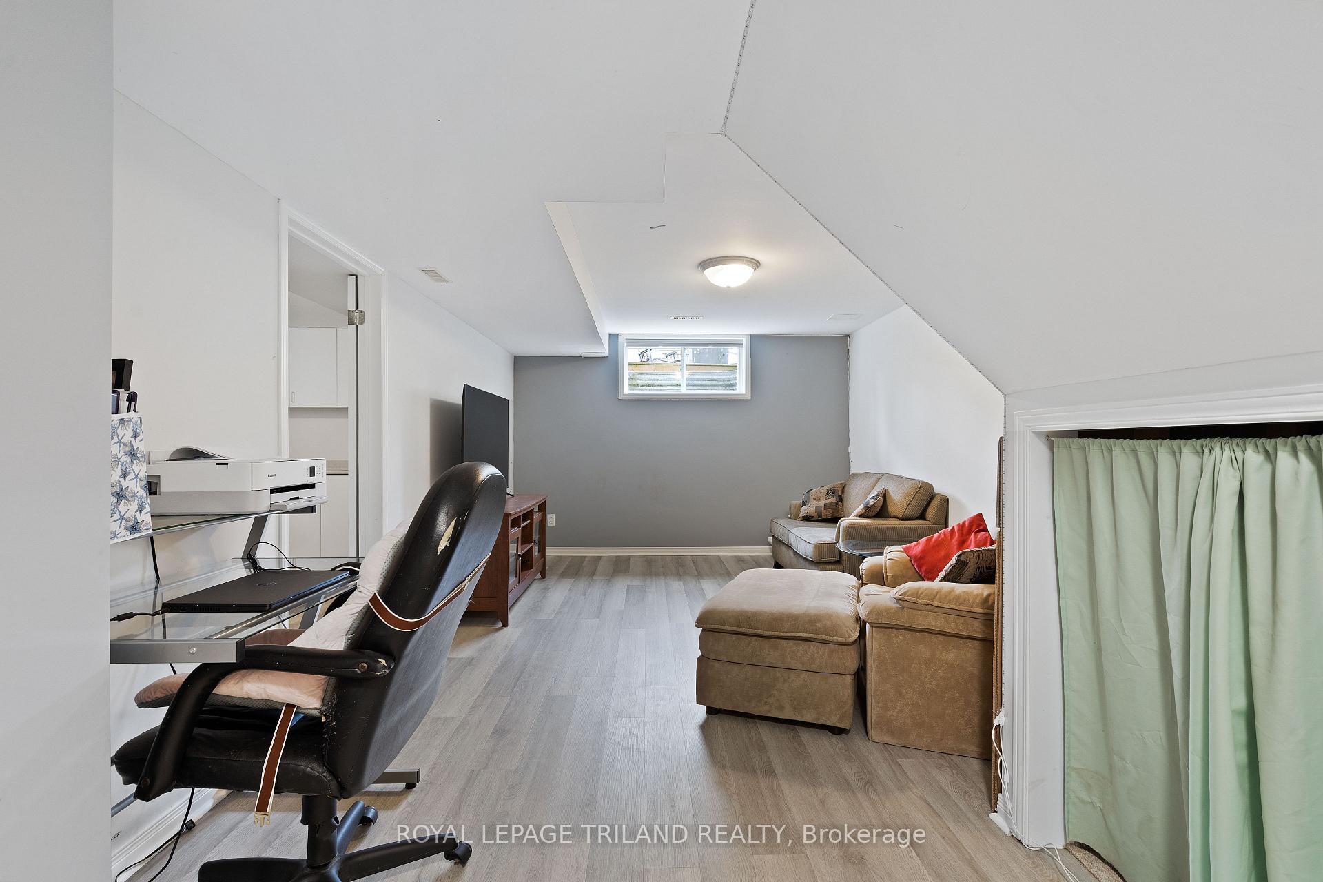 Photo 33 of 47 Carrie Crescent, St. Thomas — HOMEH