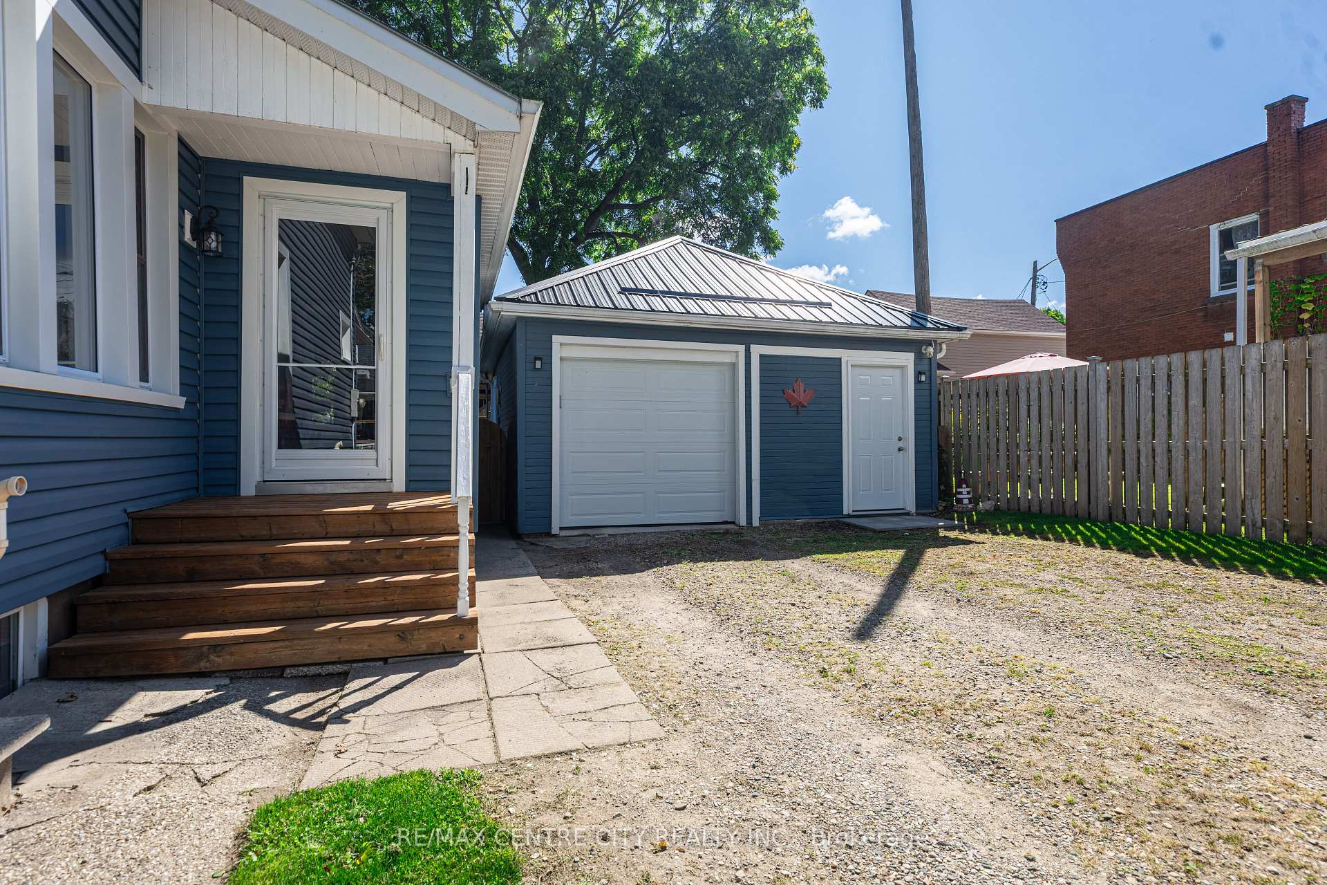 Photo 4 of 55 St. Catherine Street, St. Thomas — HOMEH