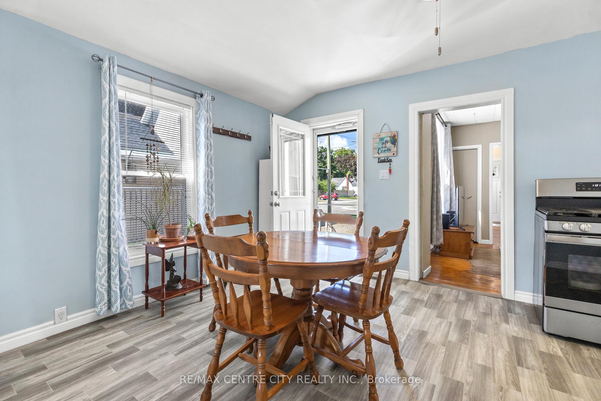 Photo 5 of 55 St. Catherine Street, St. Thomas — HOMEH