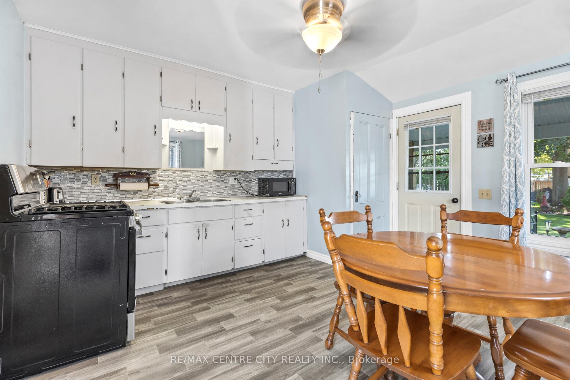 Photo 7 of 55 St. Catherine Street, St. Thomas — HOMEH