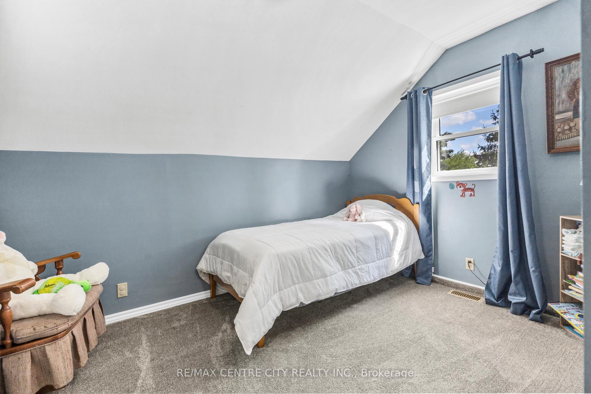 Photo 14 of 55 St. Catherine Street, St. Thomas — HOMEH
