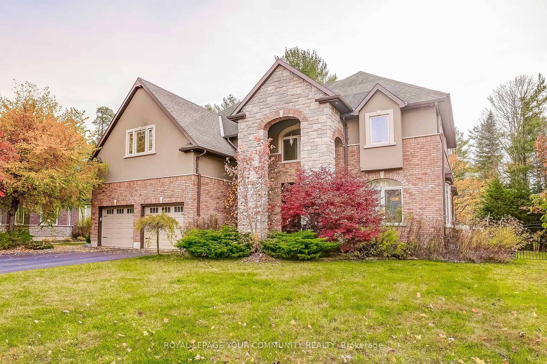 Photo 2 of 49 Heatherwood Drive, Springwater, Midhurst — HOMEH