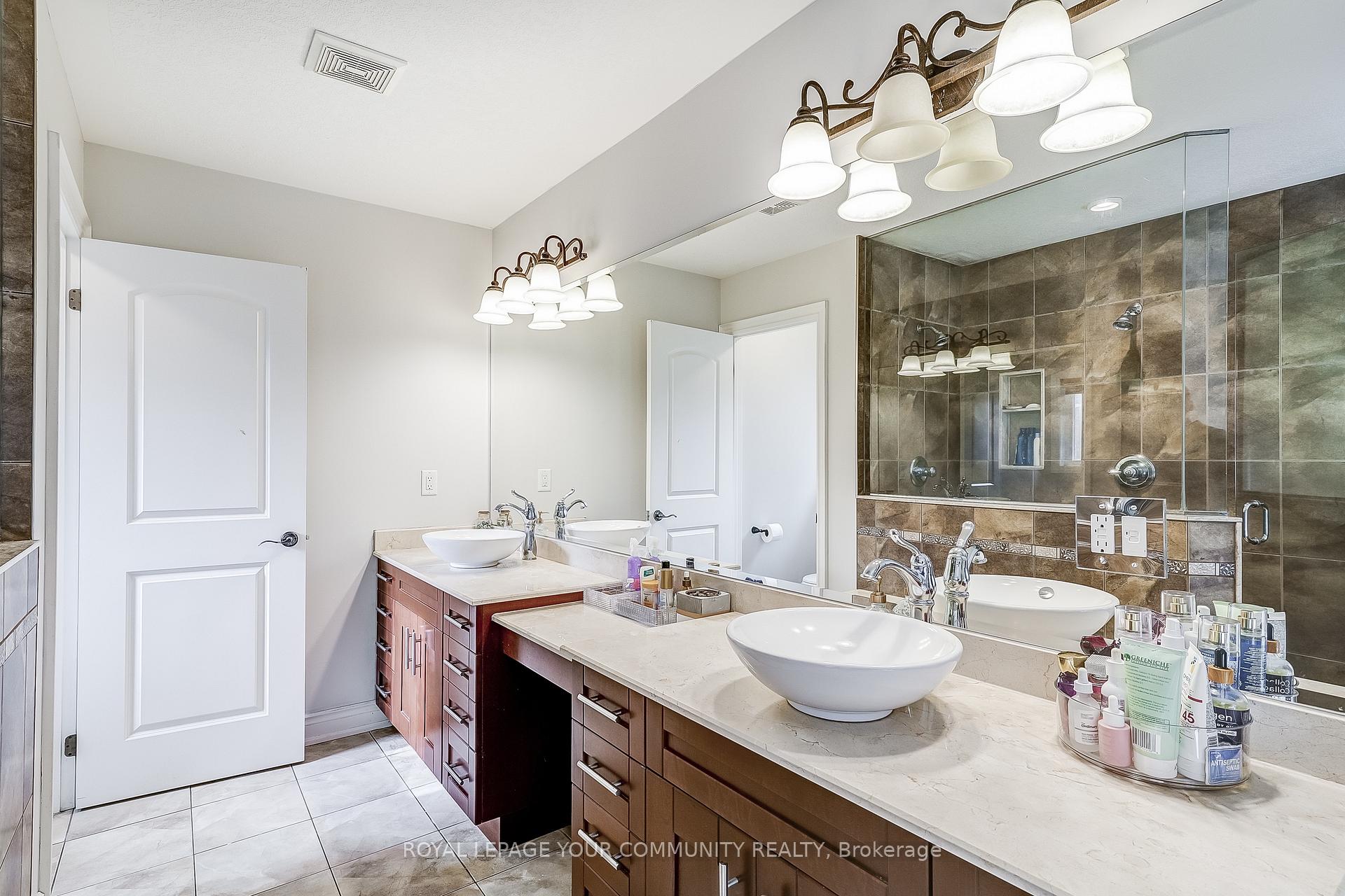 Photo 18 of 49 Heatherwood Drive, Springwater, Midhurst — HOMEH