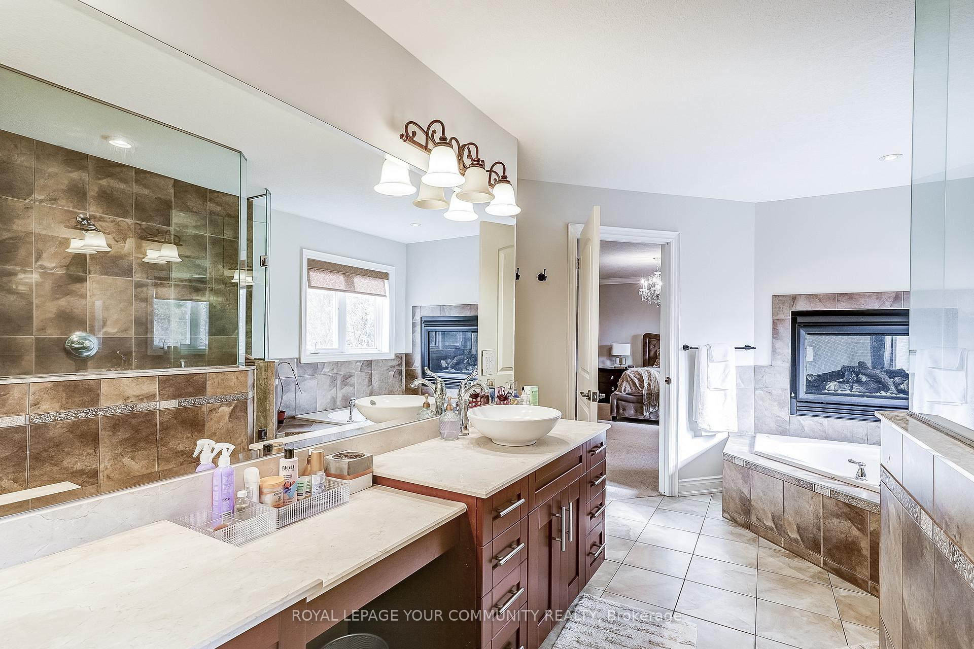 Photo 19 of 49 Heatherwood Drive, Springwater, Midhurst — HOMEH