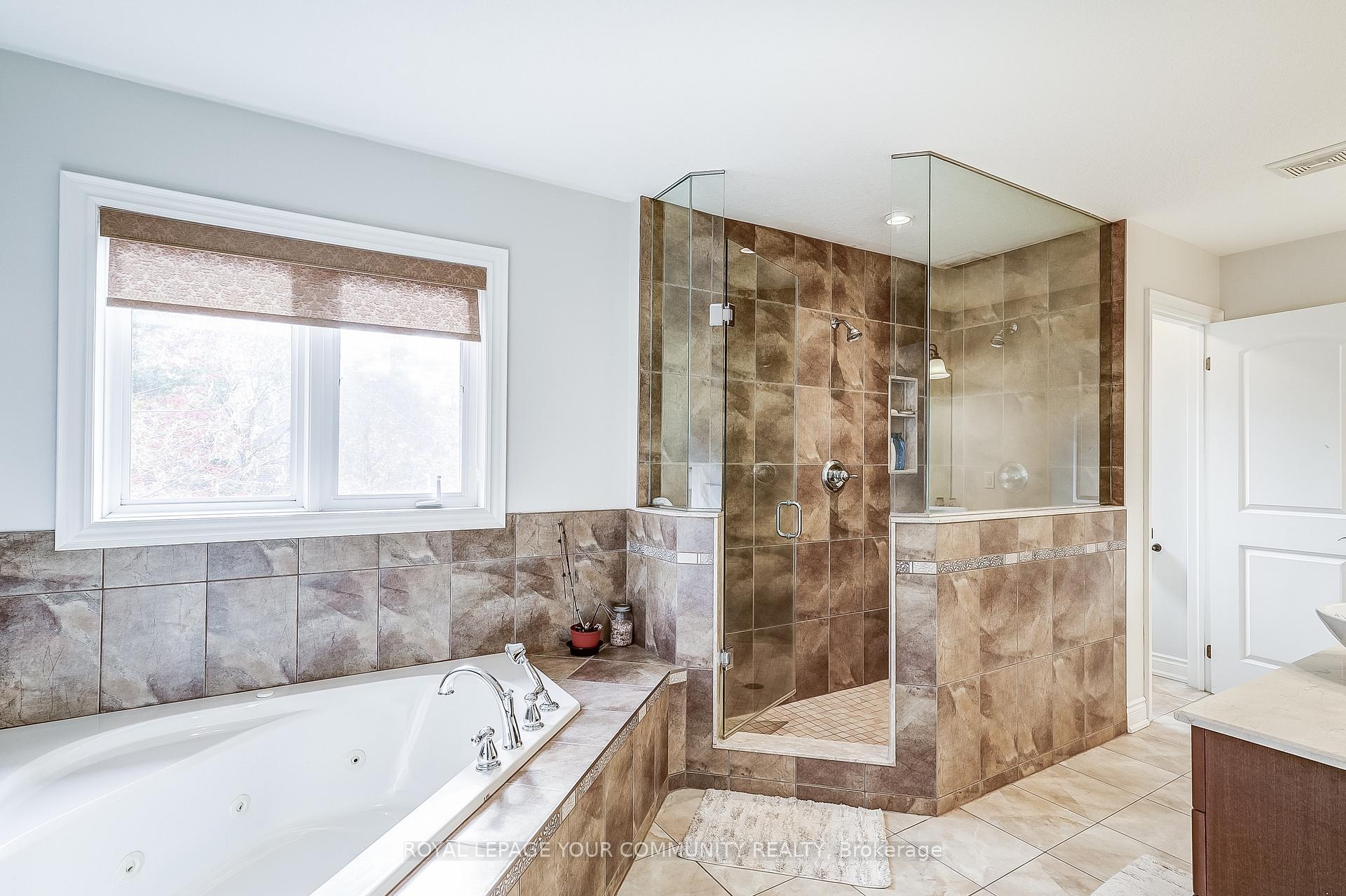 Photo 20 of 49 Heatherwood Drive, Springwater, Midhurst — HOMEH