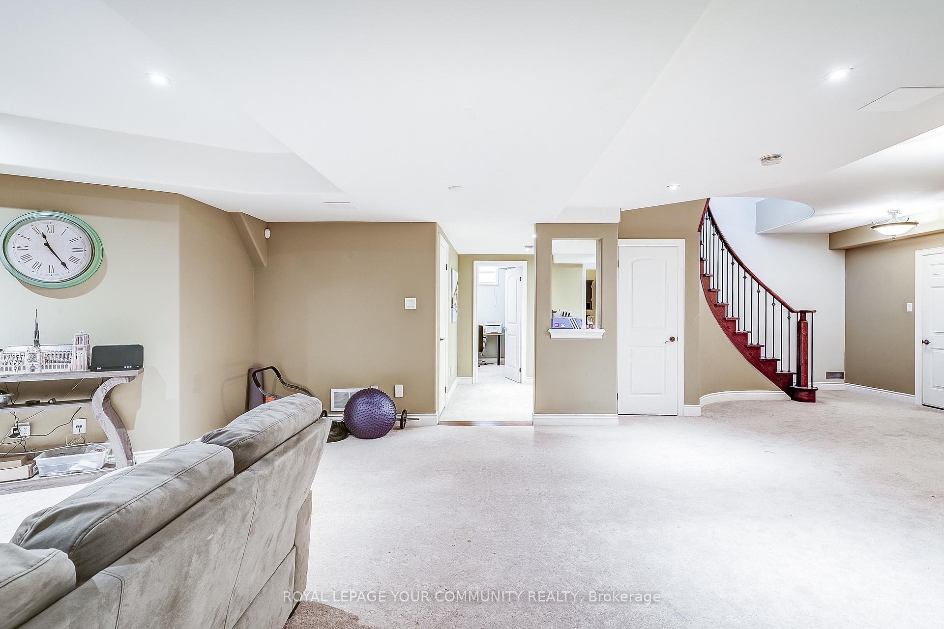 Photo 29 of 49 Heatherwood Drive, Springwater, Midhurst — HOMEH